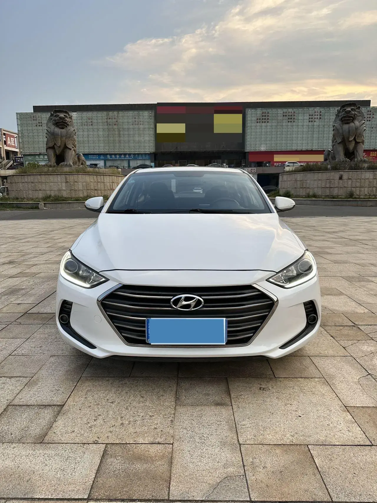 2018 HYUNDAI ELANTRA thumbnail 2