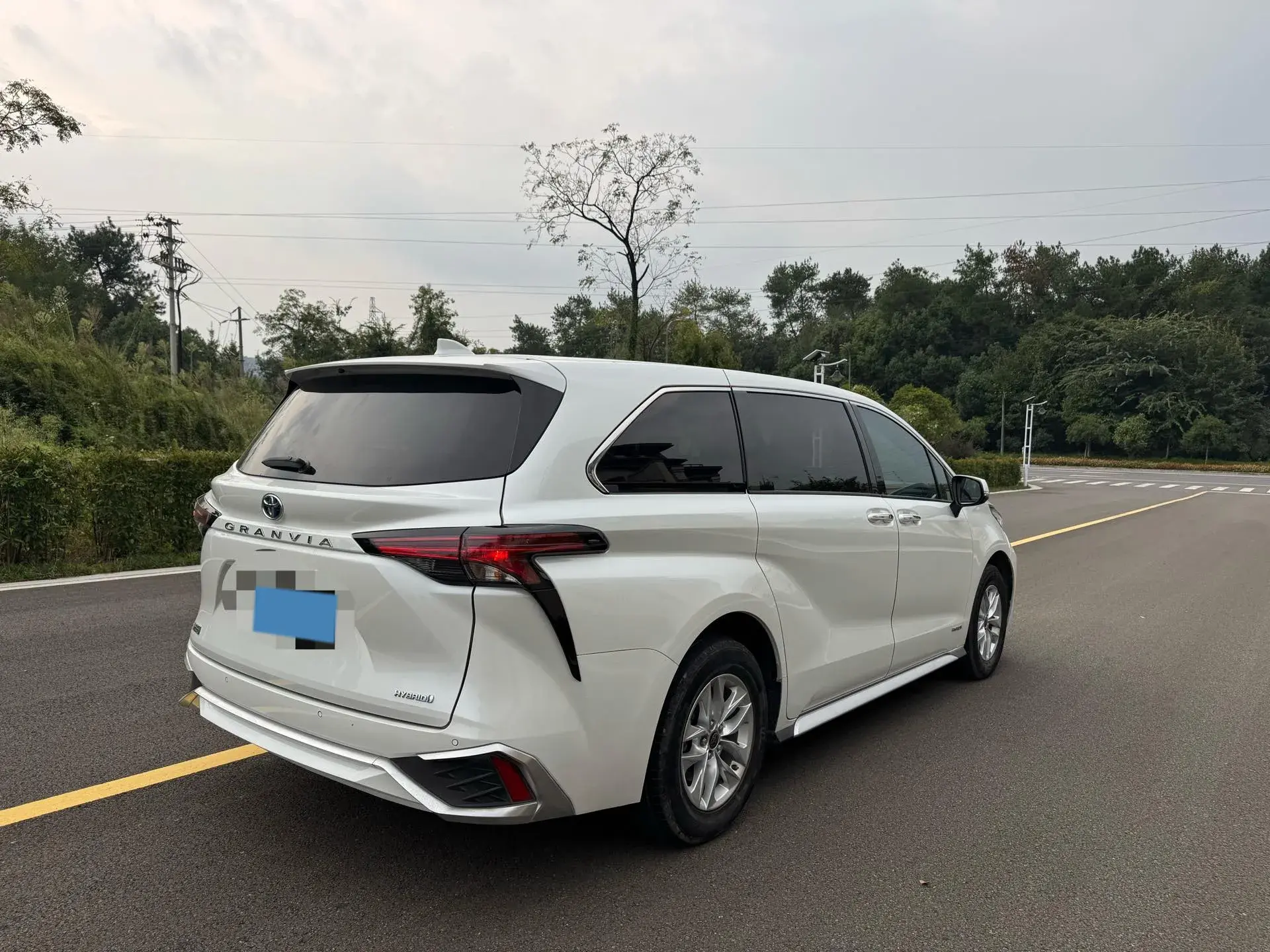 2023 TOYOTA GRANVIA thumbnail 4