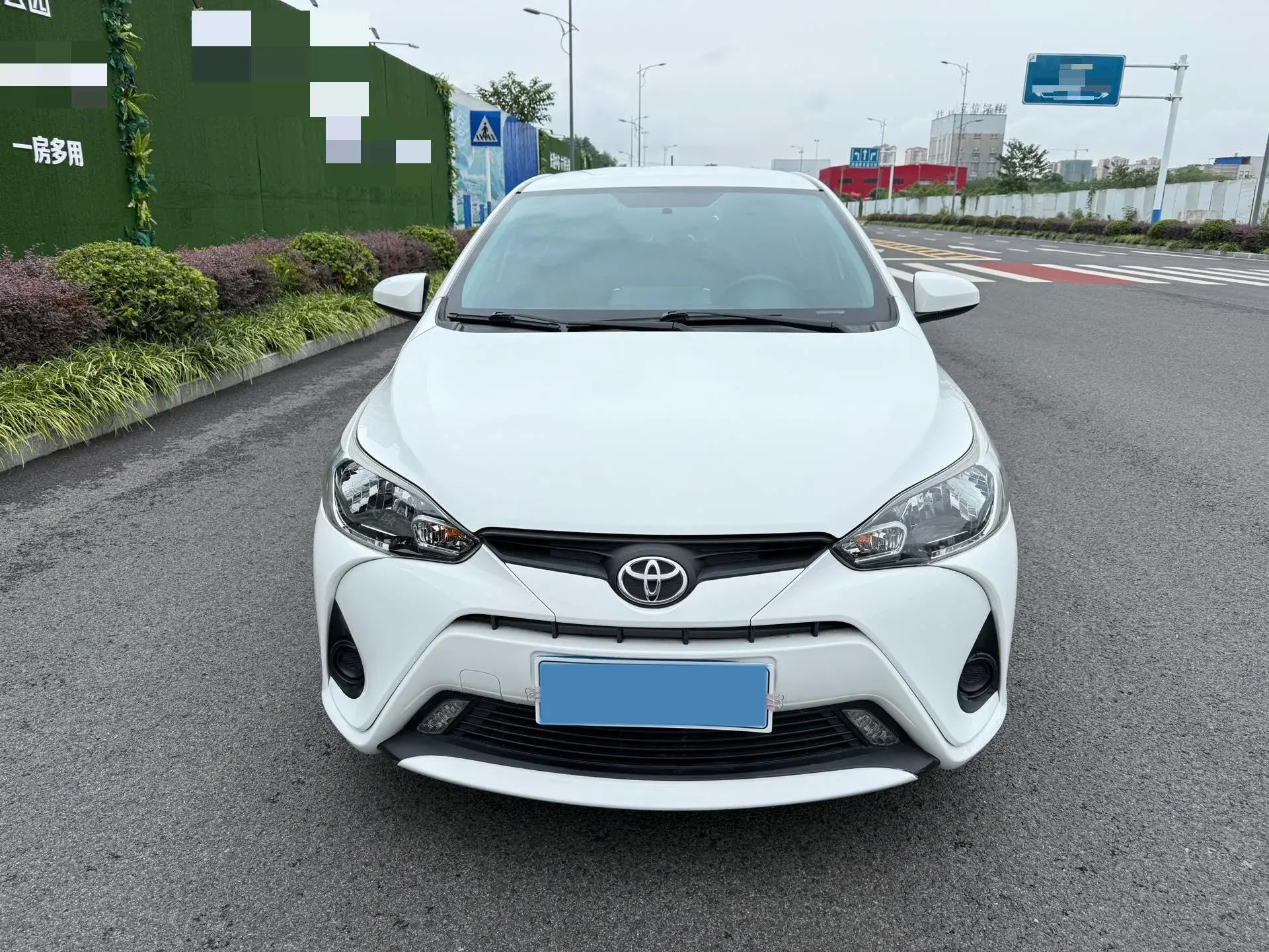 2017 TOYOTA YARIS thumbnail 2