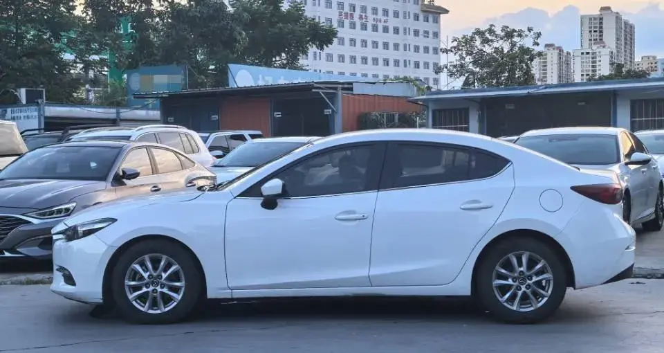 2019 MAZDA 3 thumbnail 3