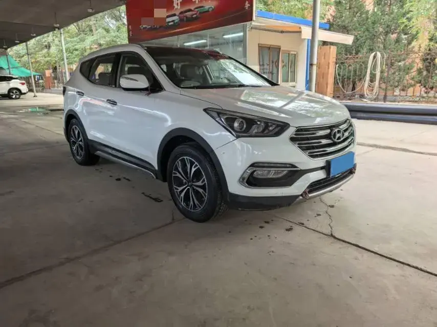 2017 HYUNDAI SANTAFE thumbnail 3