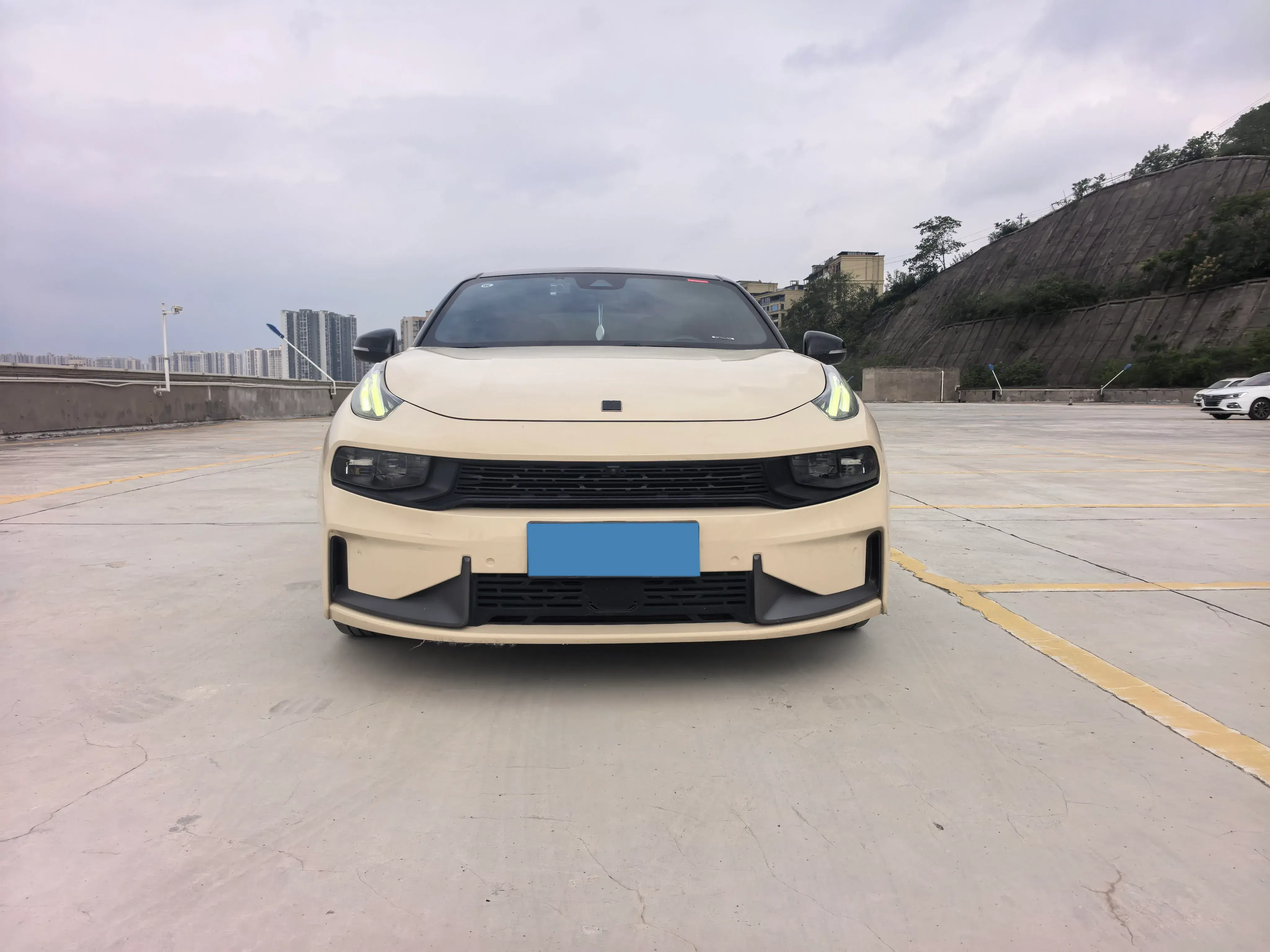 2019 LYNK&CO 03 thumbnail 2