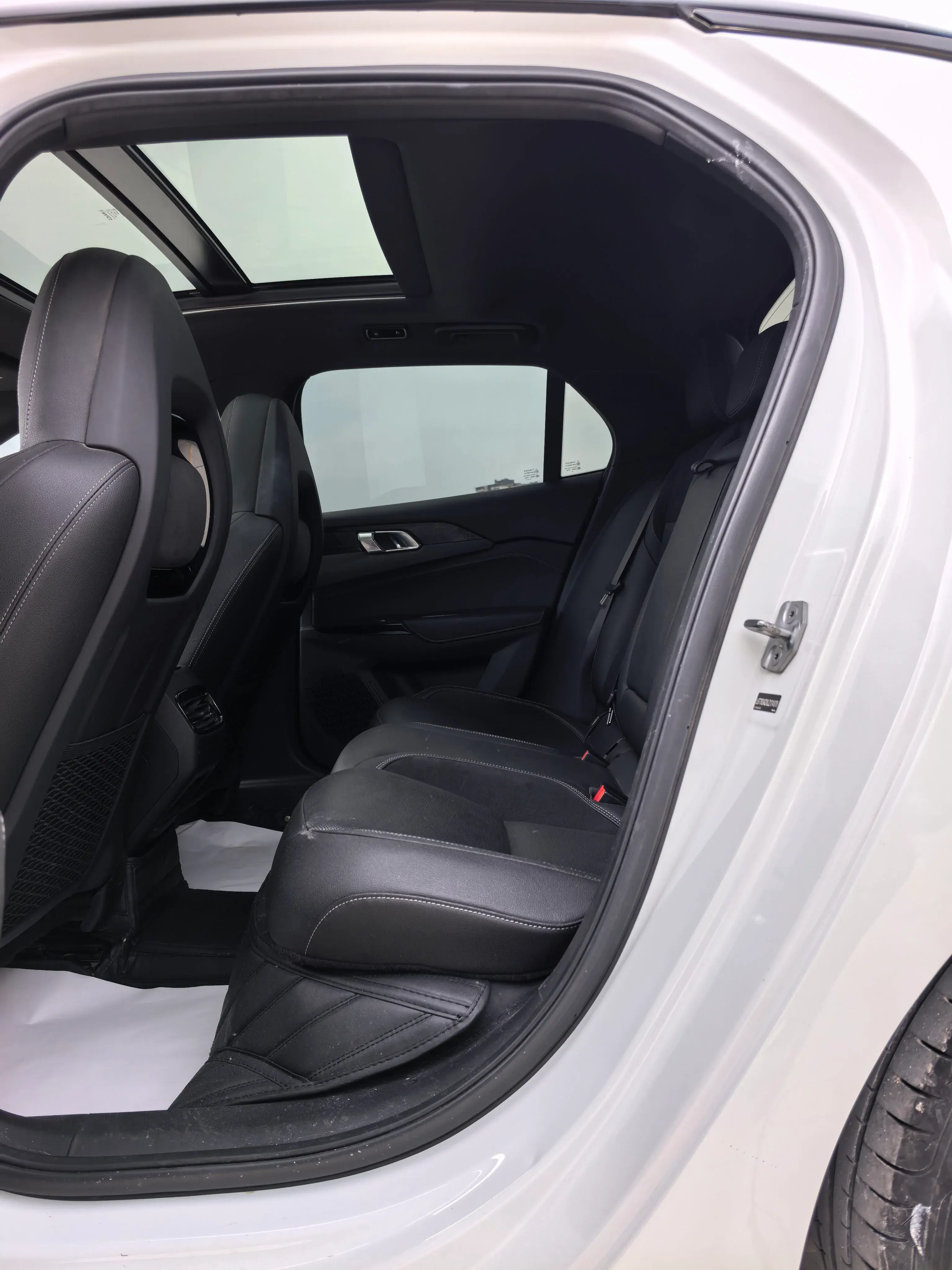 2019 LYNK&CO 03 thumbnail 4