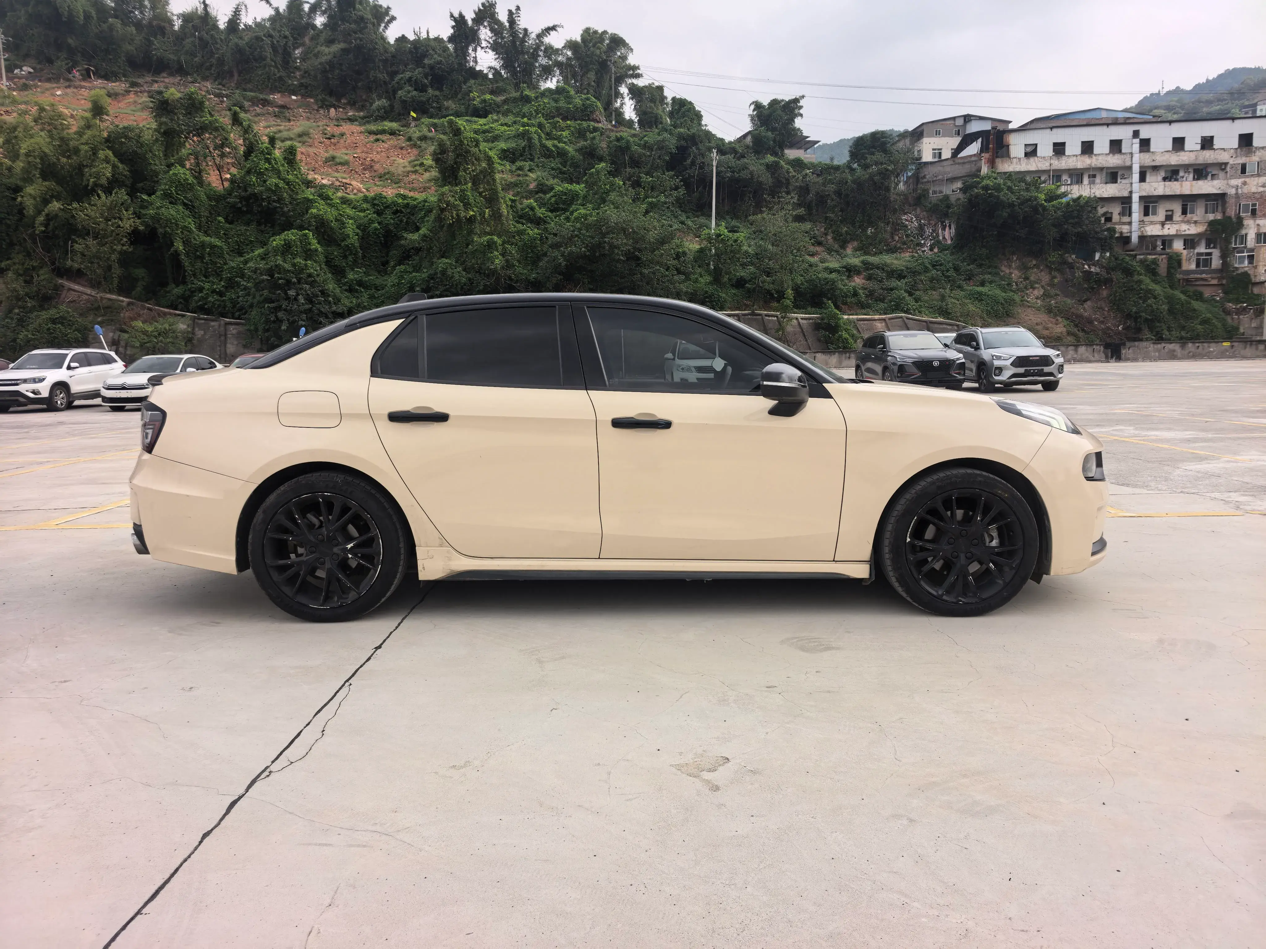 2019 LYNK&CO 03 thumbnail 3