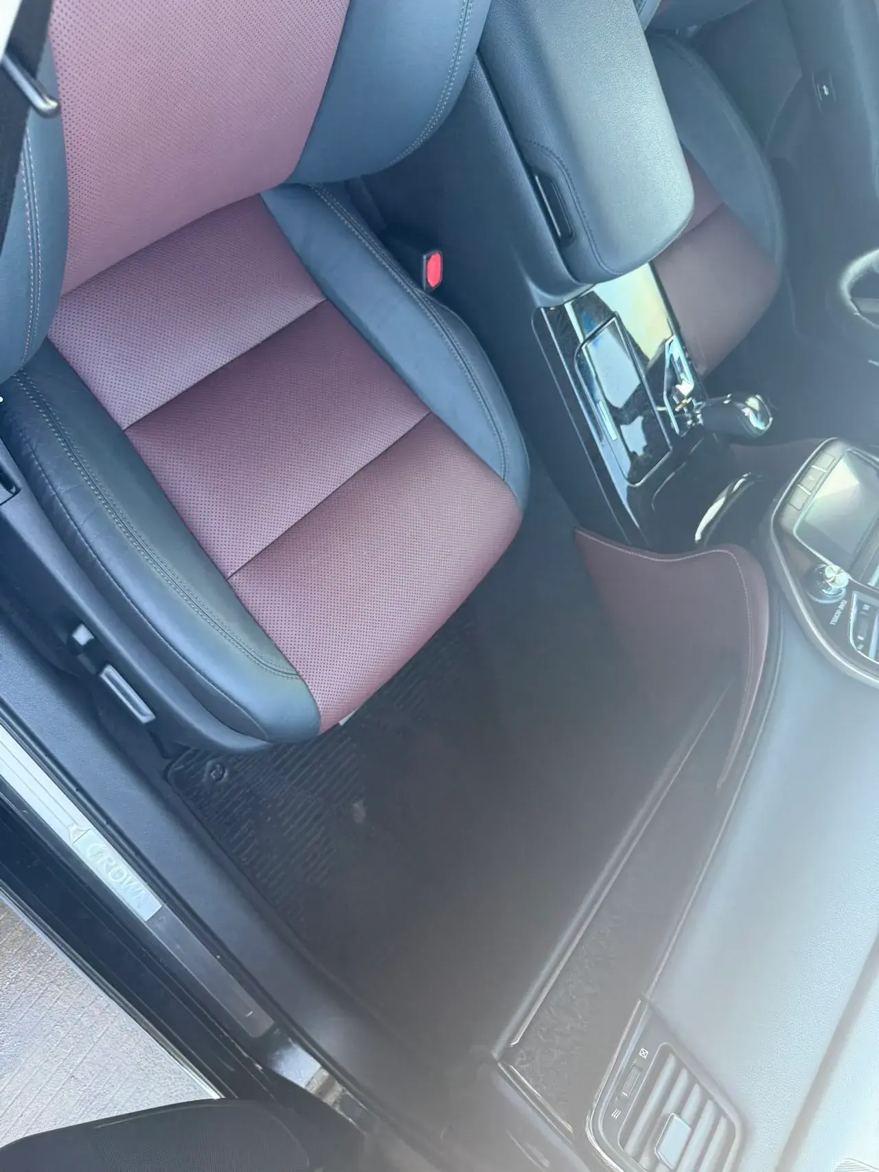 2018 TOYOTA CROWN thumbnail 3