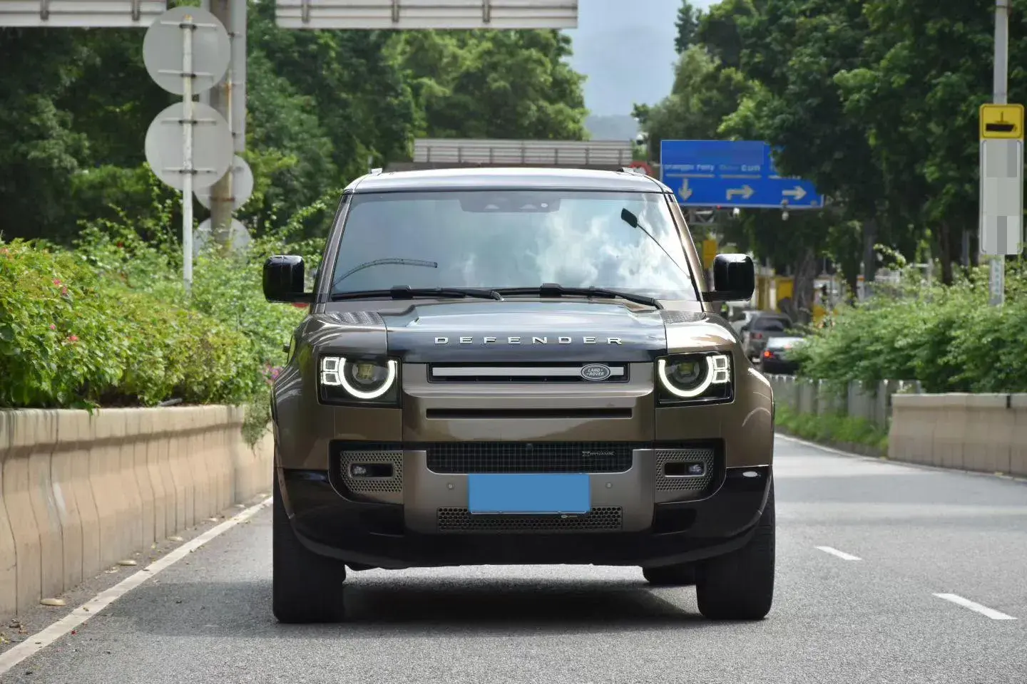 2023 LAND ROVER thumbnail 2