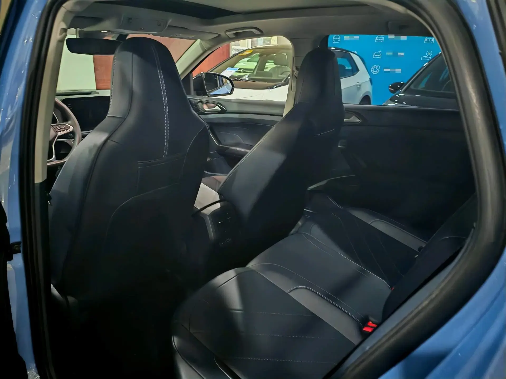 2025 VOLKSWAGEN THARU thumbnail 3