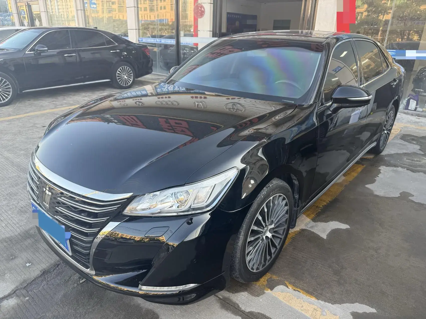 2018 TOYOTA CROWN view 1