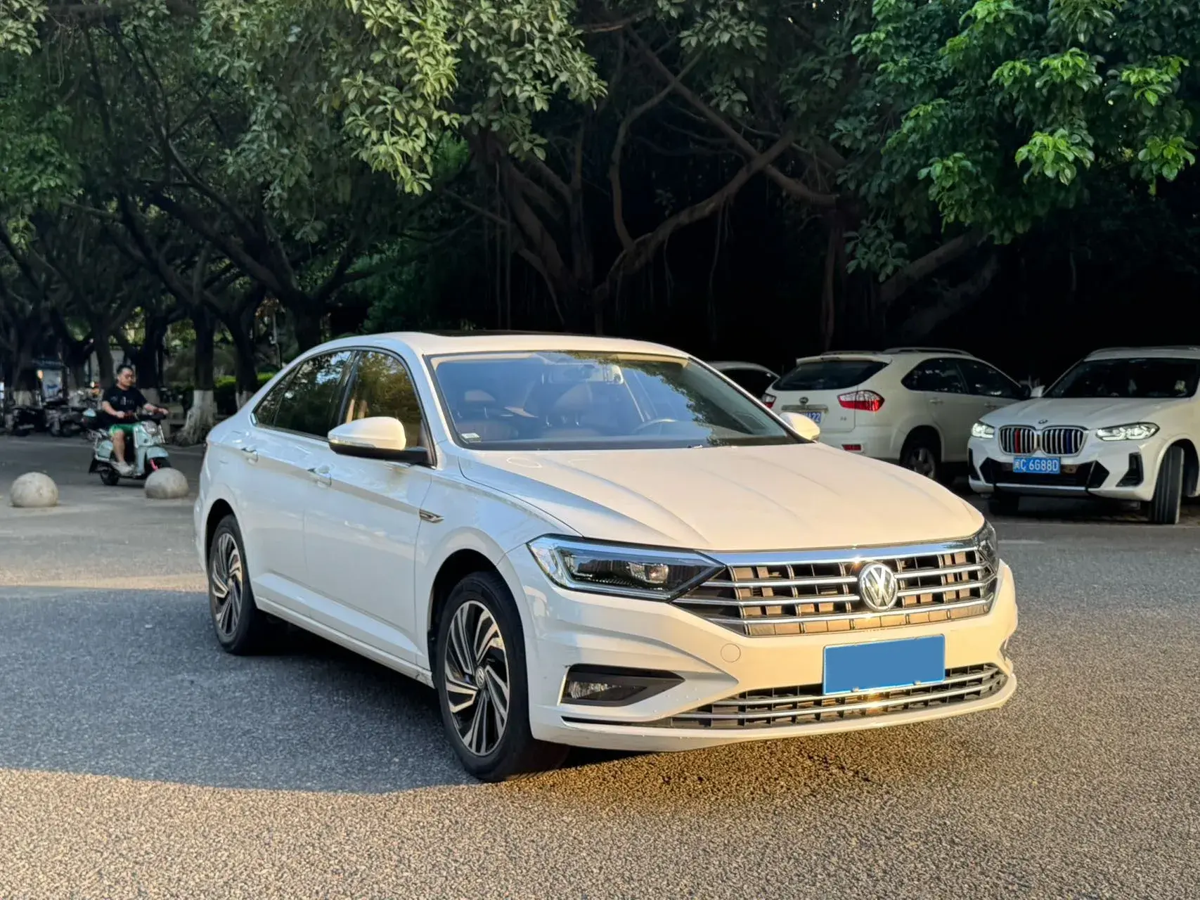 2021 VOLKSWAGEN SAGITAR thumbnail 3