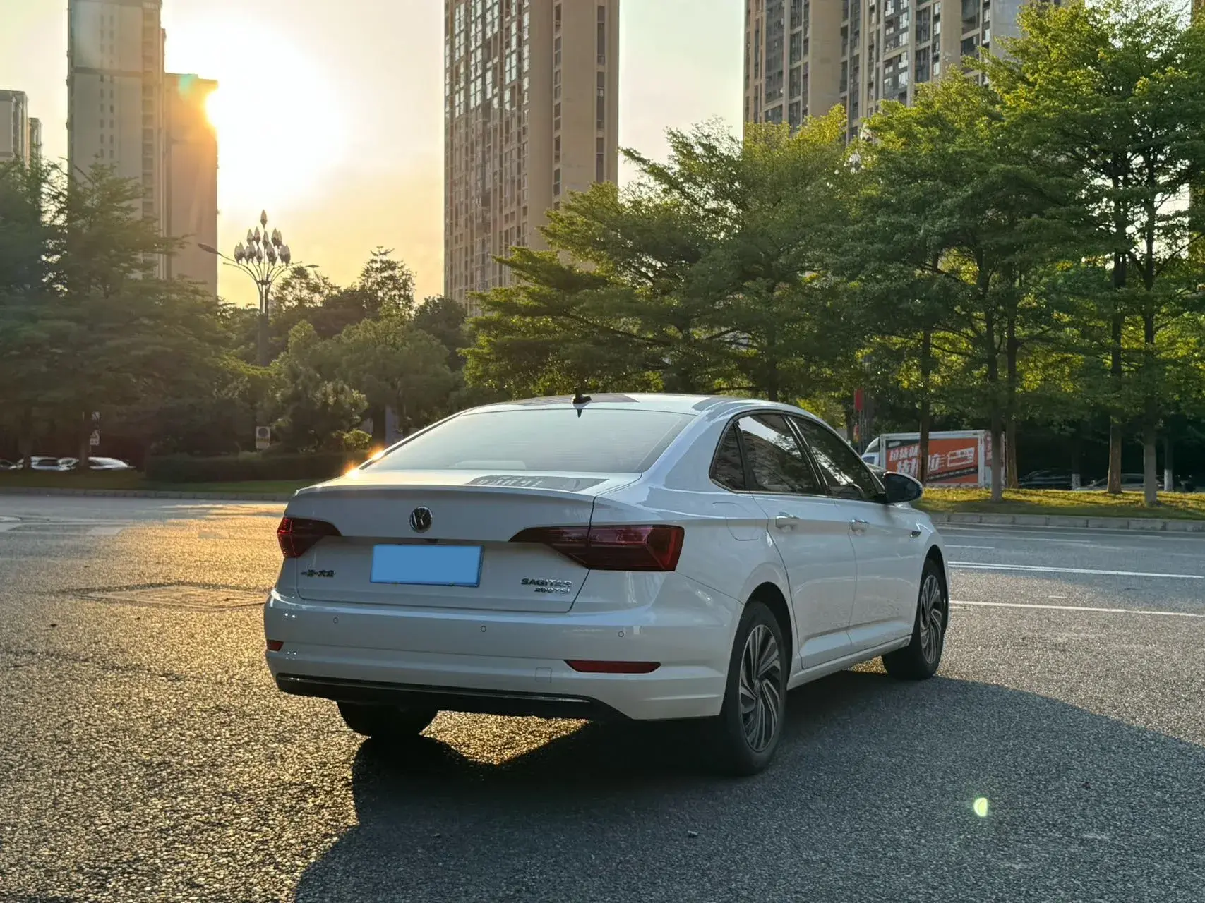 2021 VOLKSWAGEN SAGITAR thumbnail 4