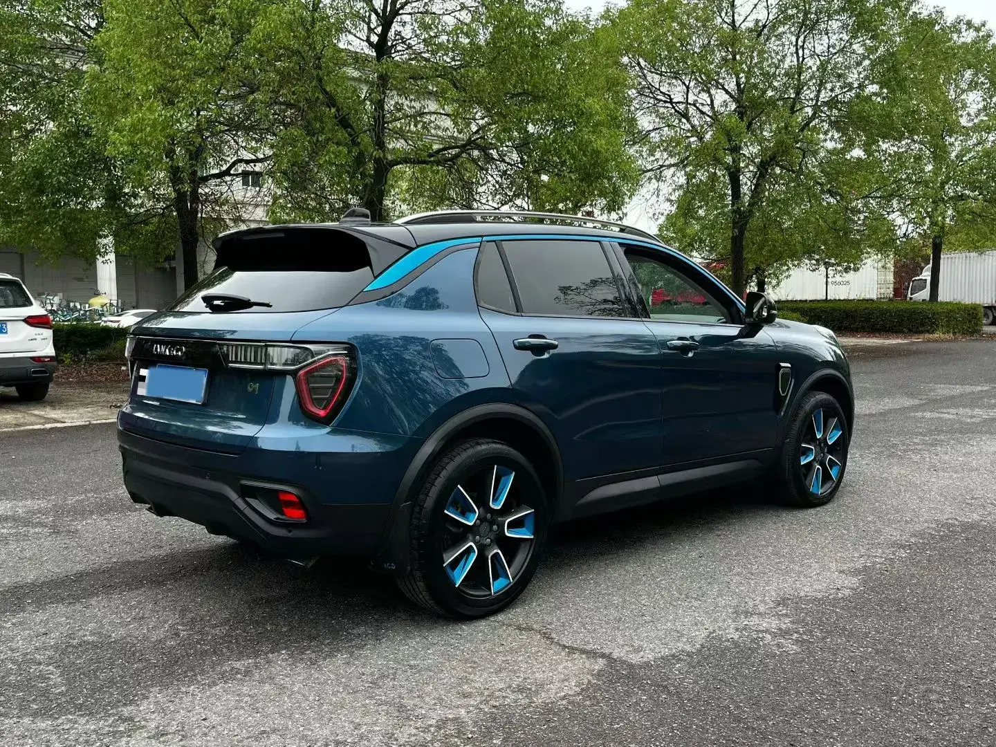 2017 LYNK&CO 01 thumbnail 4