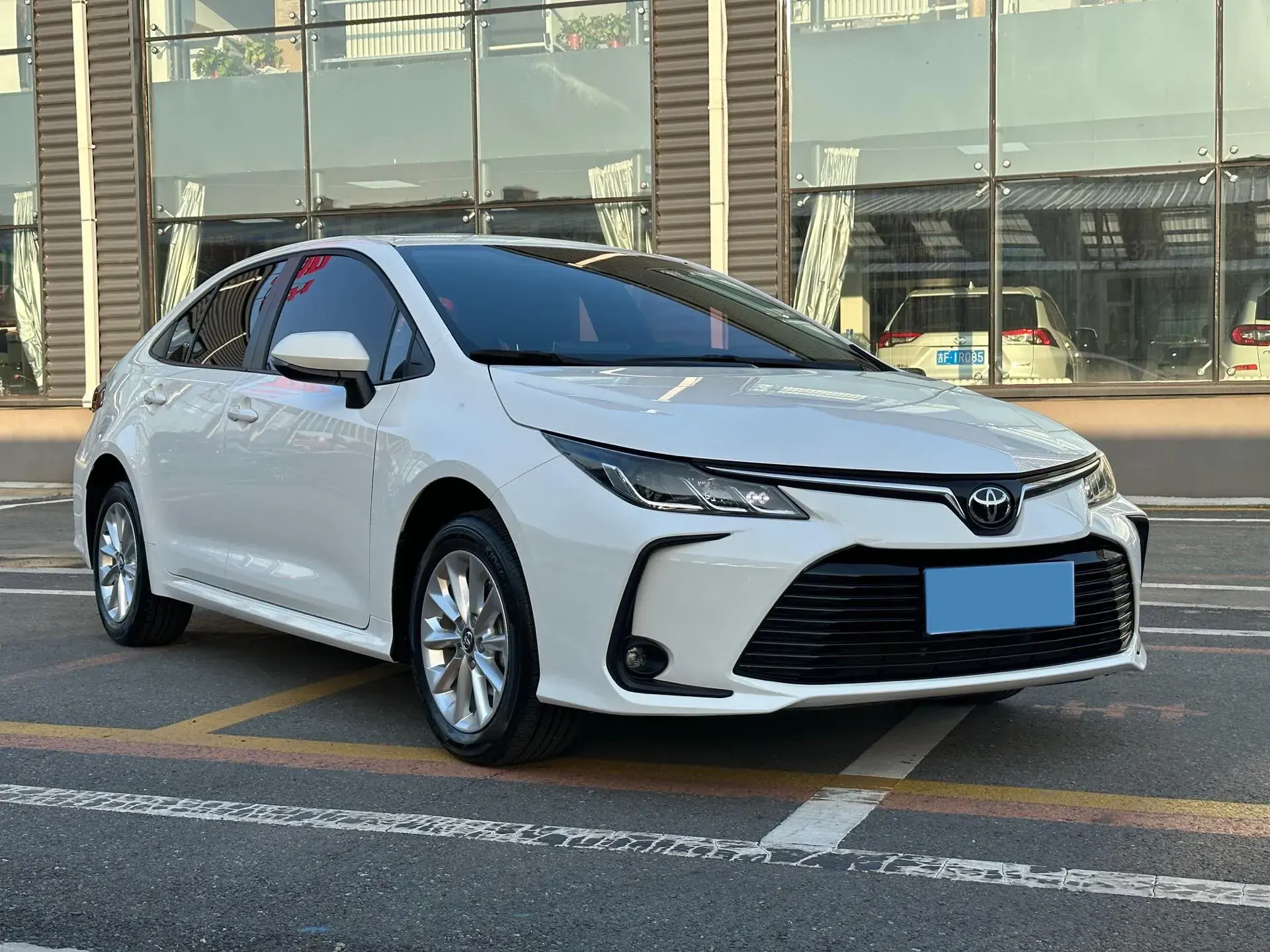 2021 TOYOTA COROLLA thumbnail 3