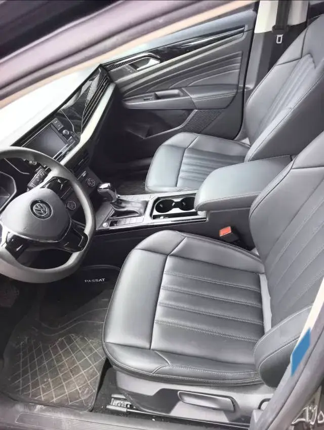 2019 VOLKSWAGEN PASSAT thumbnail 4