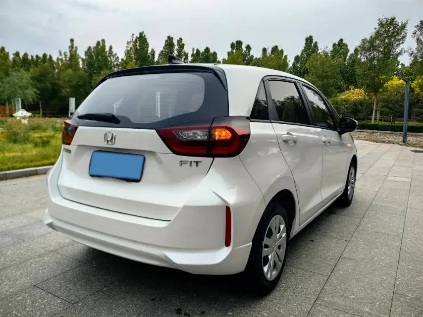 2023 HONDA FIT thumbnail 3
