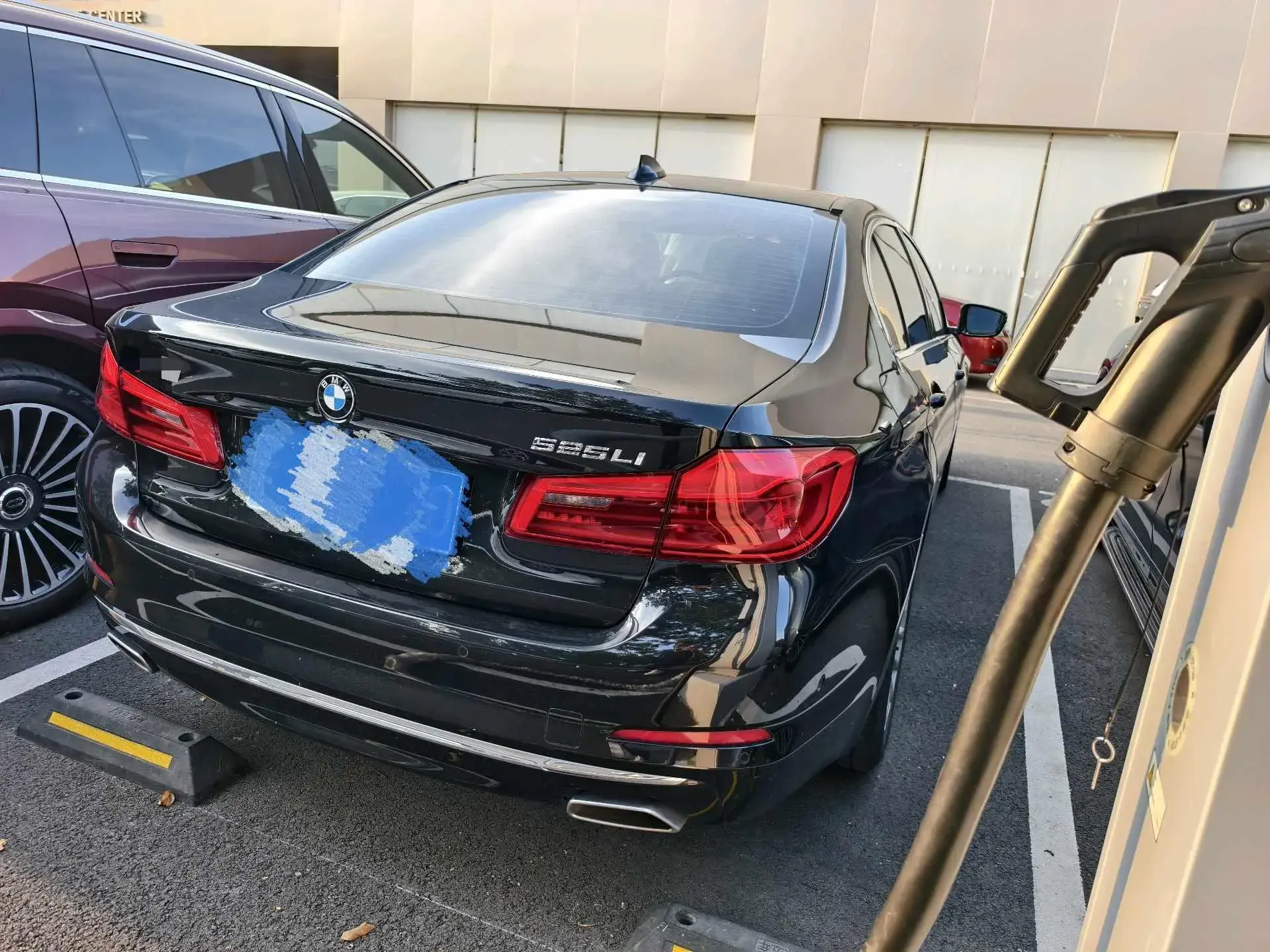 2020 BMW 5 thumbnail 3