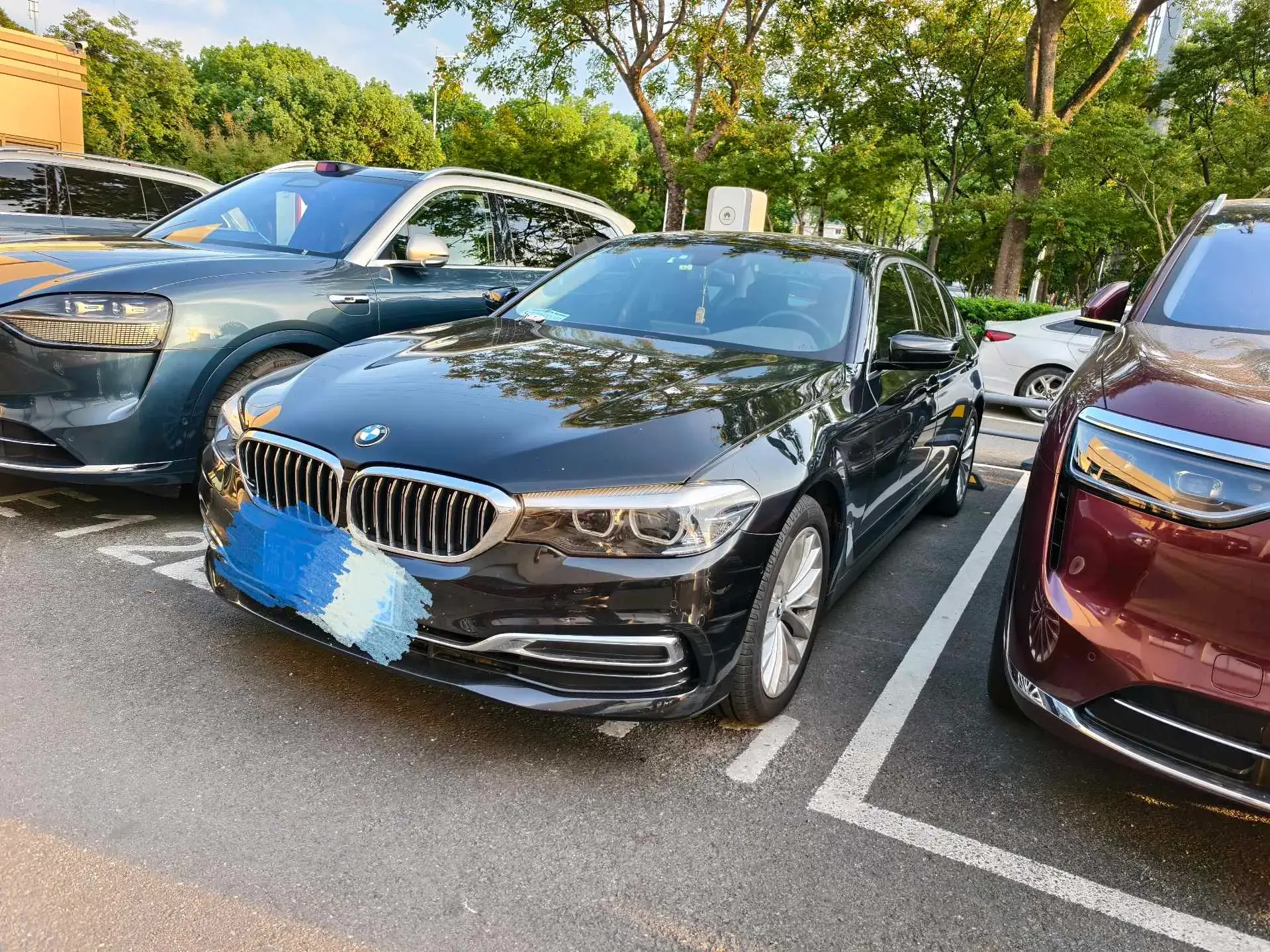 2020 BMW 5 view 1