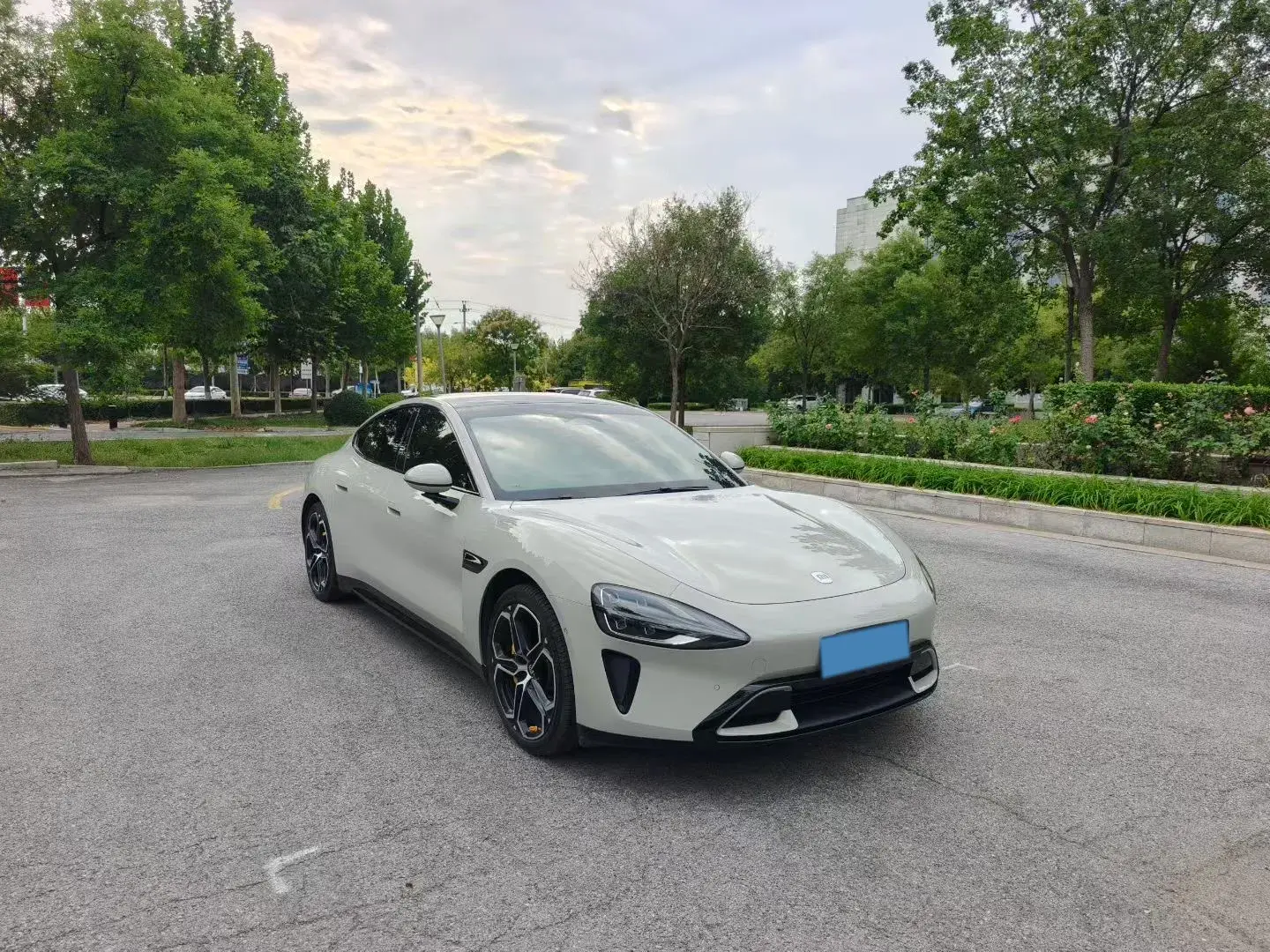 2024 MI SU7 thumbnail 4