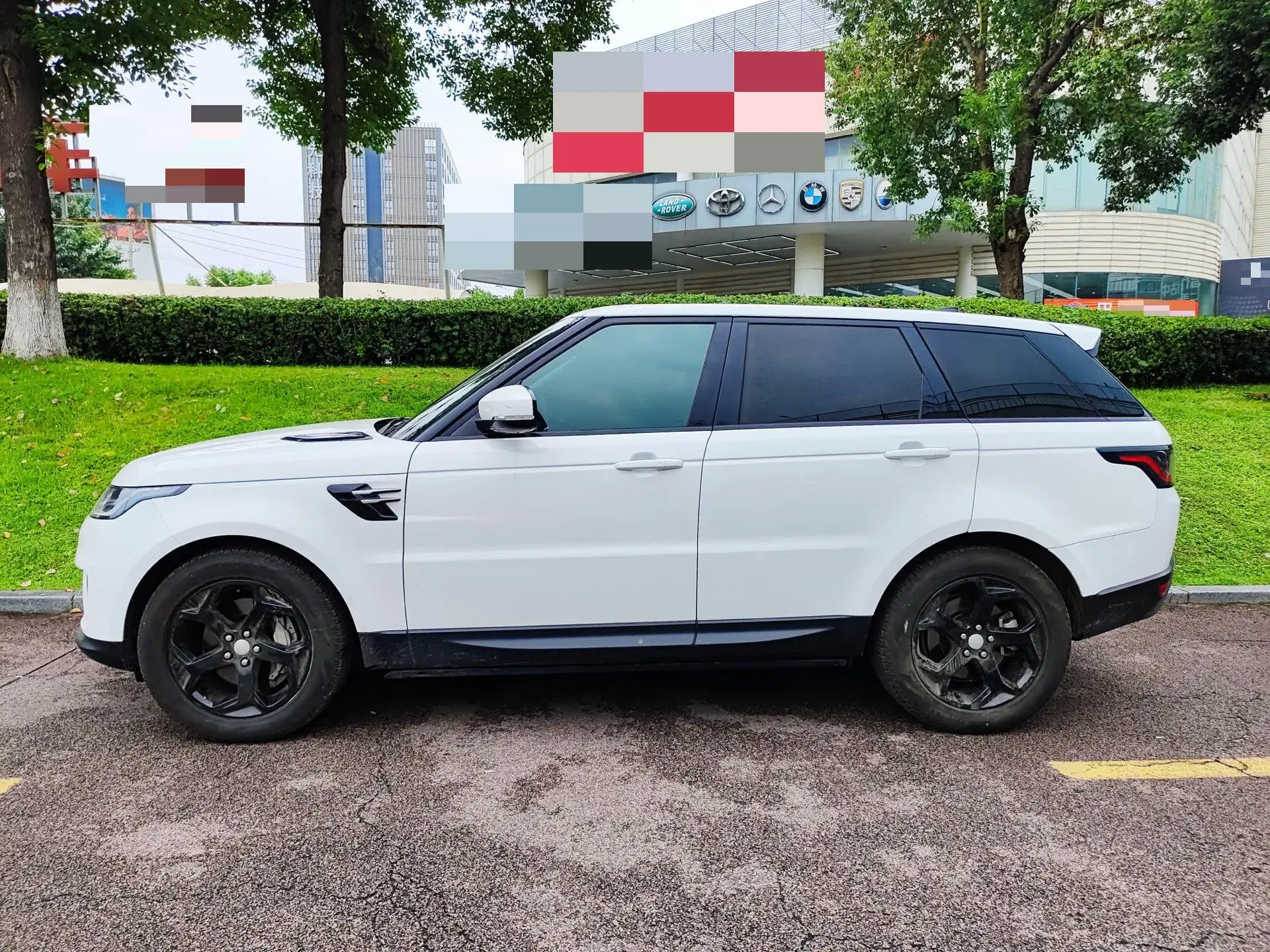 2022 LAND ROVER thumbnail 2