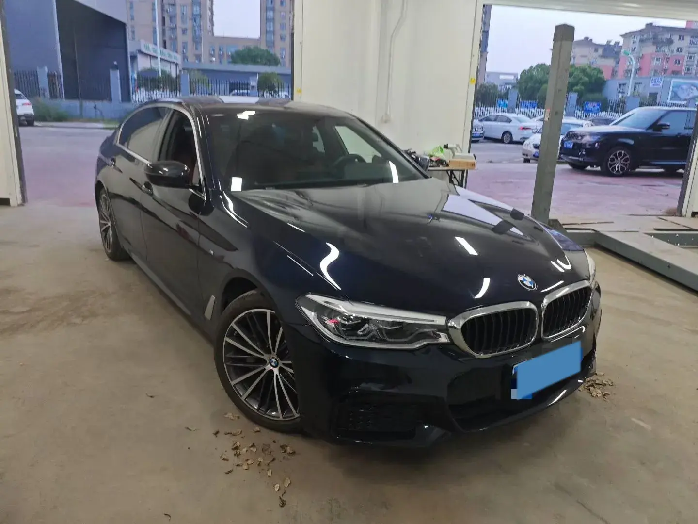 2020 BMW 5 thumbnail 2