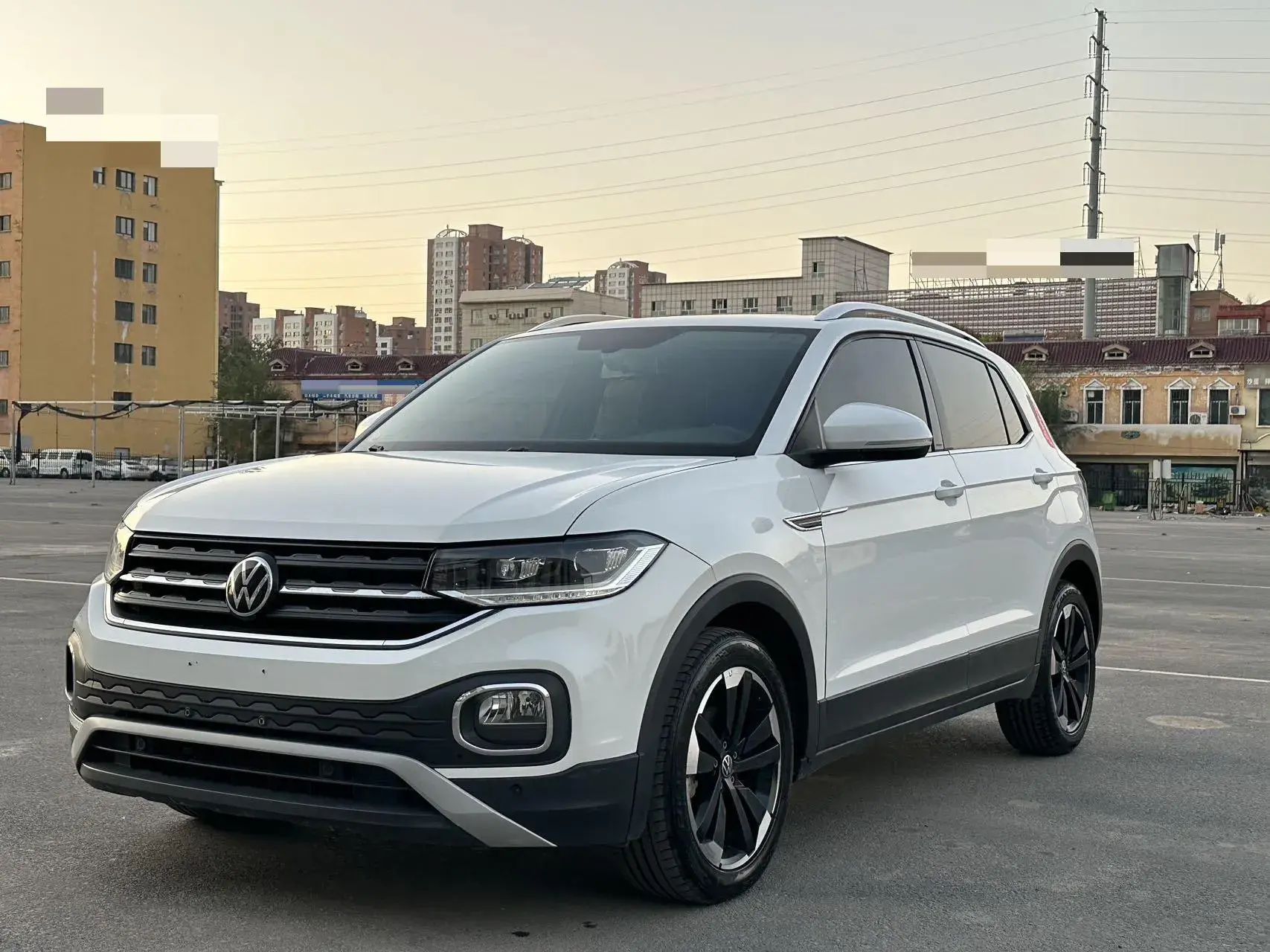 2021 VOLKSWAGEN TACQUA view 1