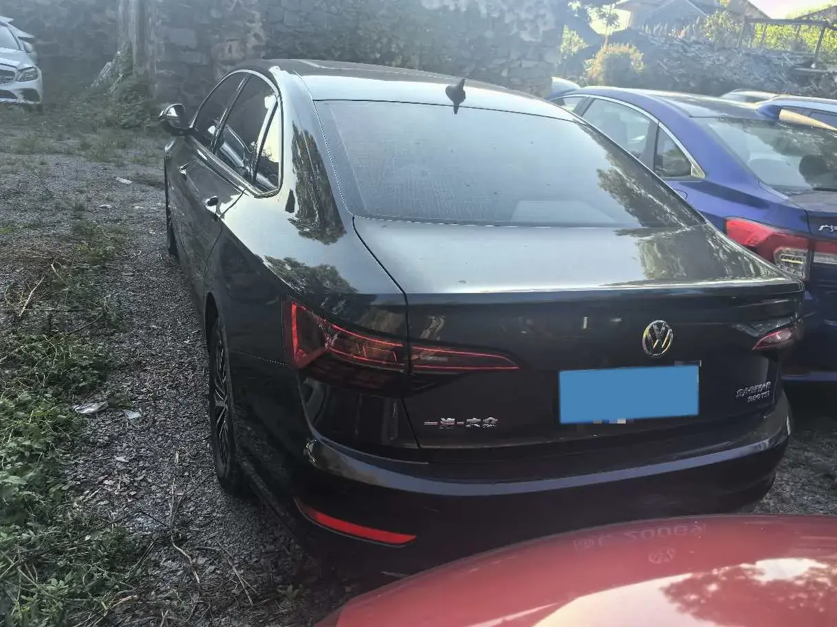 2021 VOLKSWAGEN SAGITAR thumbnail 3