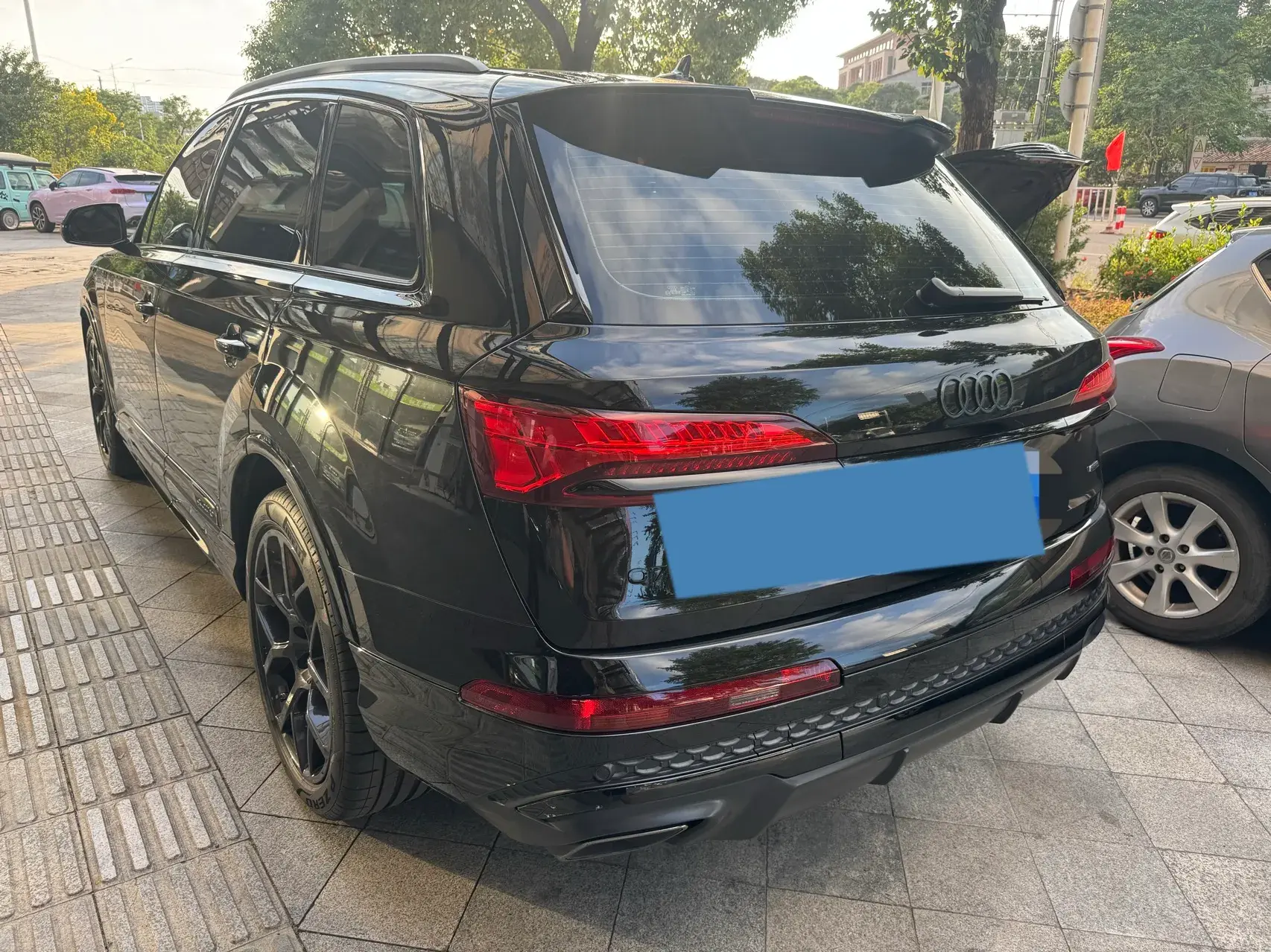 2025 AUDI Q7 thumbnail 4