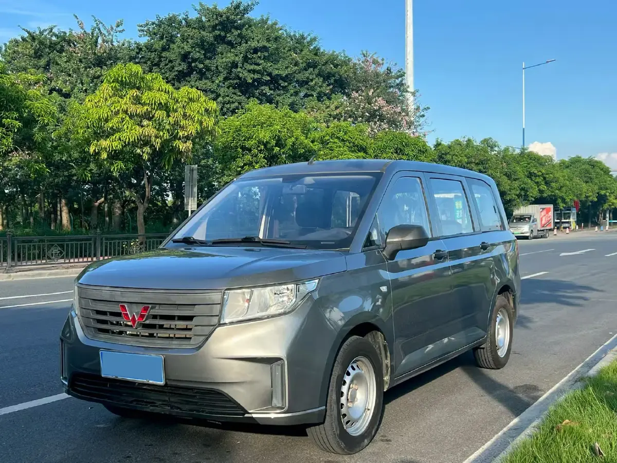 2021 WuLing HongGuang Plus 1.5T 147HP L4 6MT
