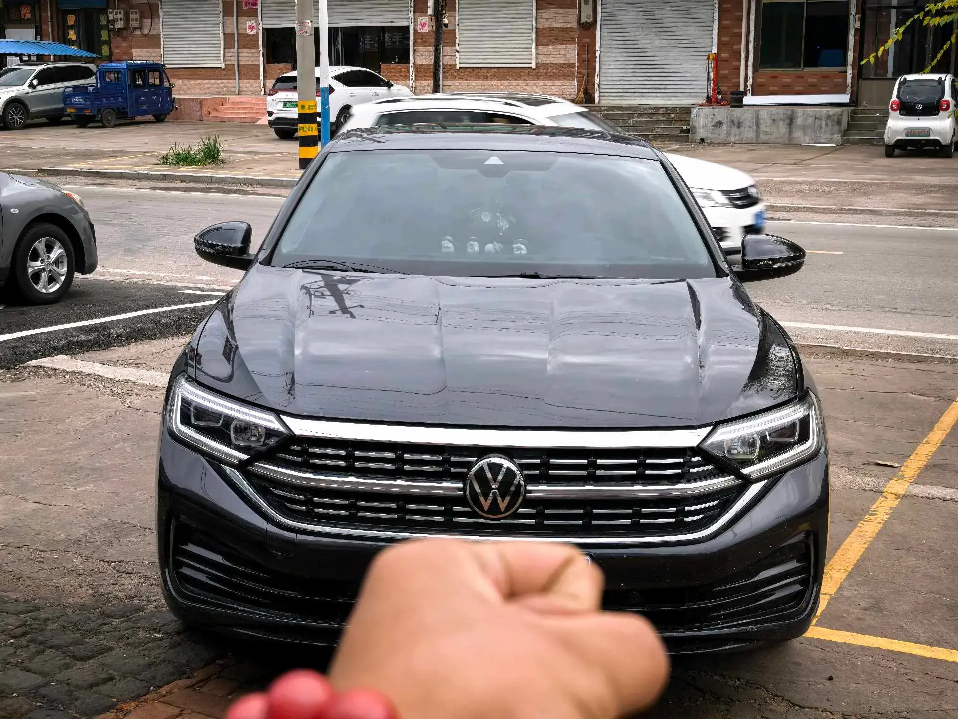 2023 VOLKSWAGEN SAGITAR thumbnail 2