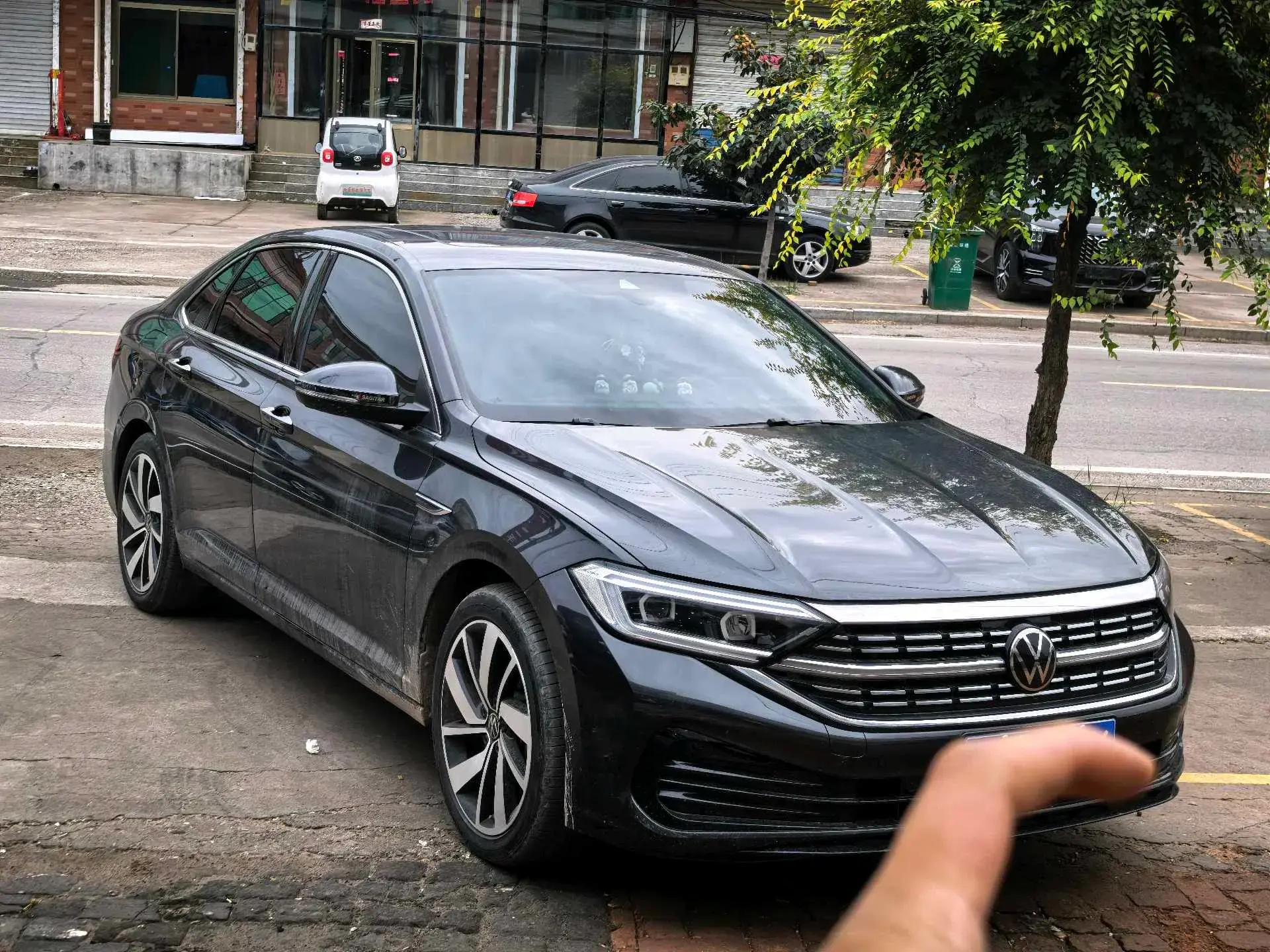 2023 VOLKSWAGEN SAGITAR thumbnail 3