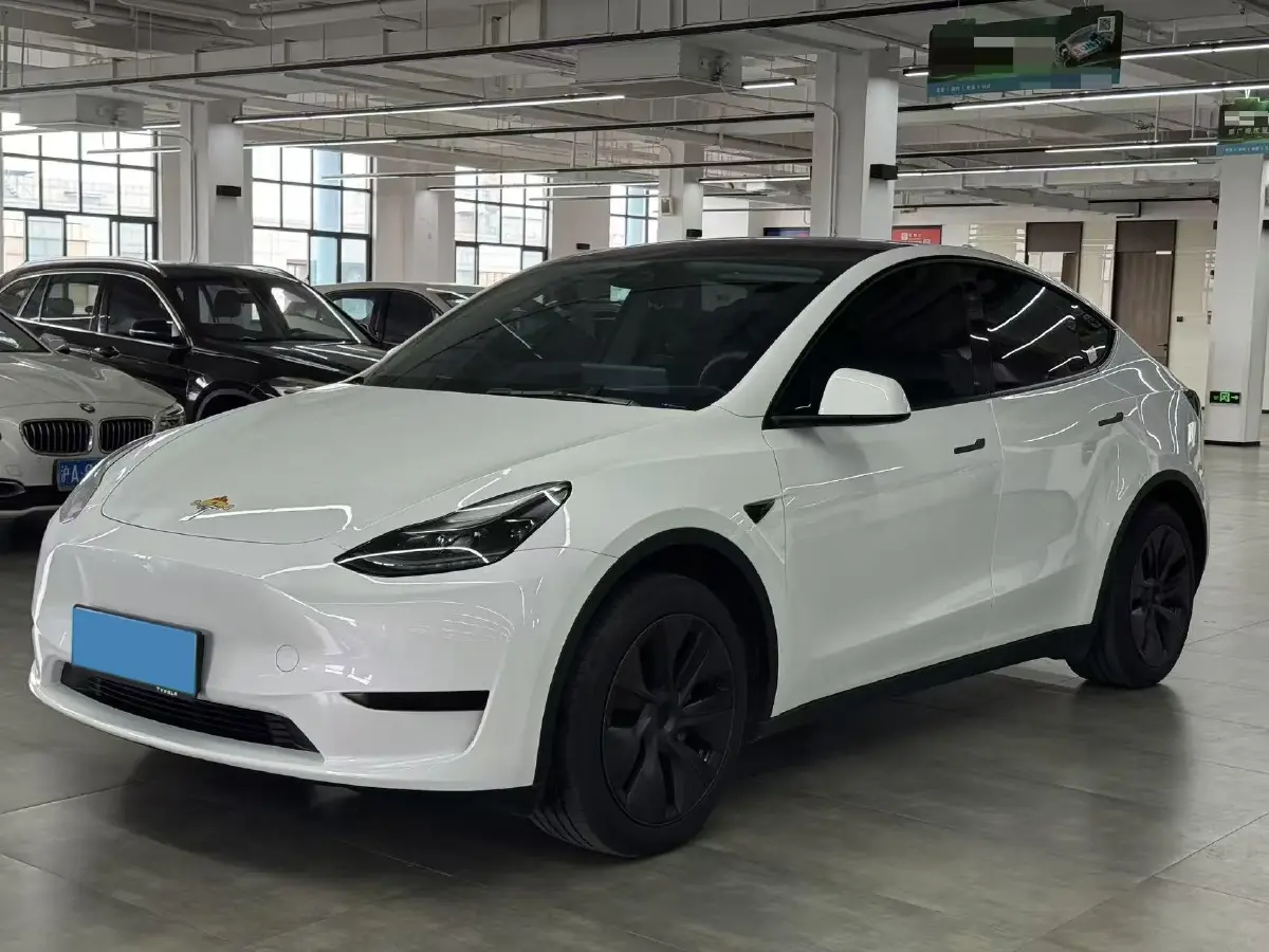 2023 Tesla Model Y BEV 60KWH