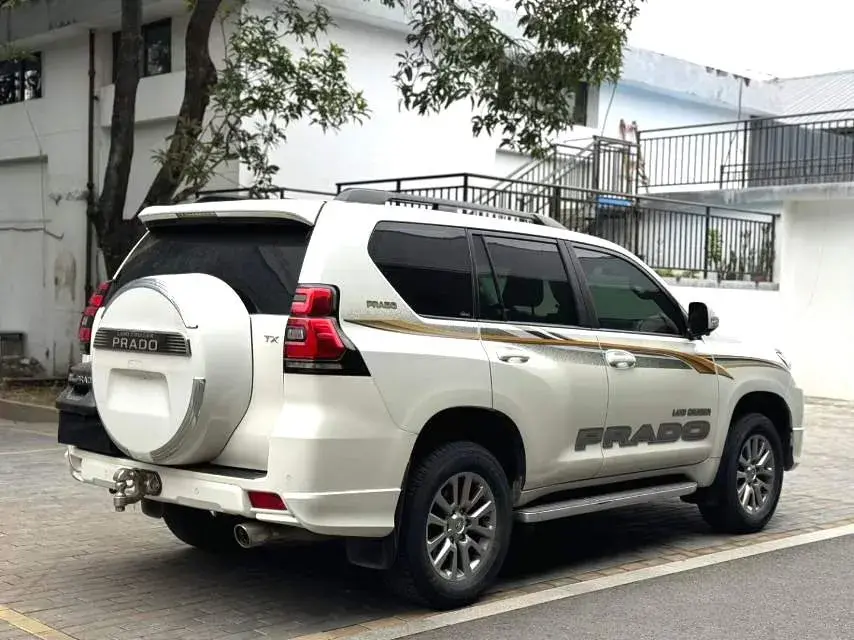 2018 TOYOTA LAND thumbnail 3