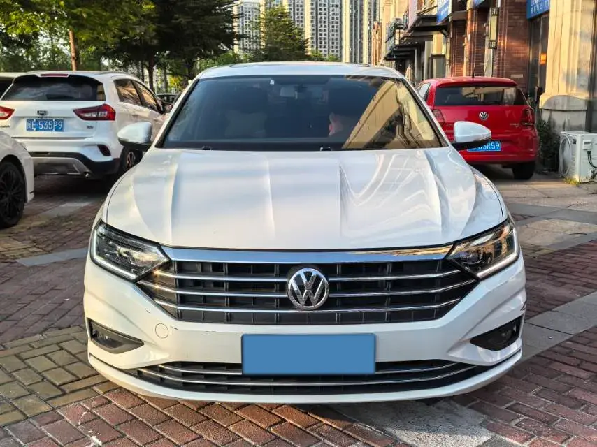 2020 VOLKSWAGEN SAGITAR thumbnail 2