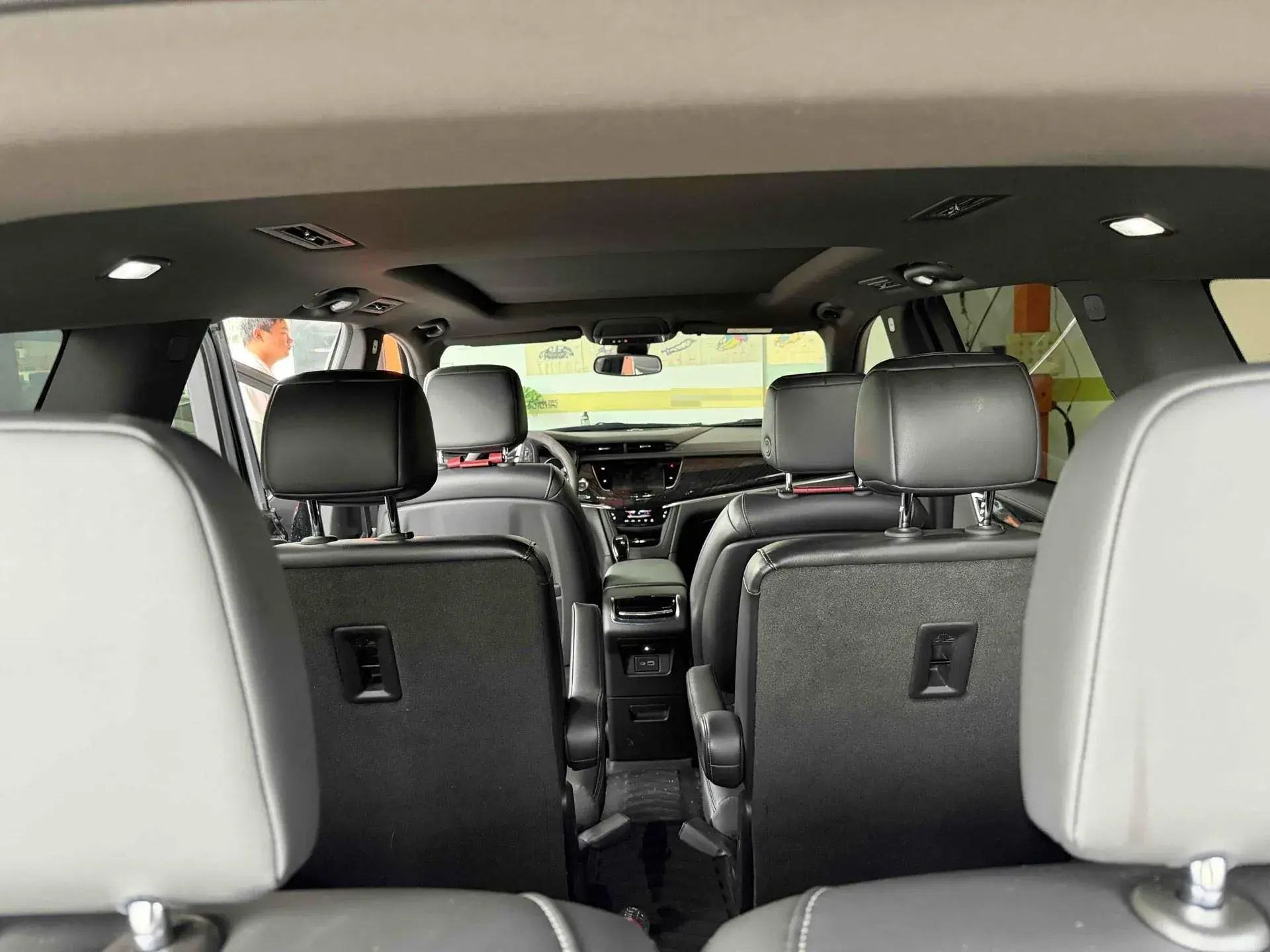 2021 CADILLAC XT6 thumbnail 3