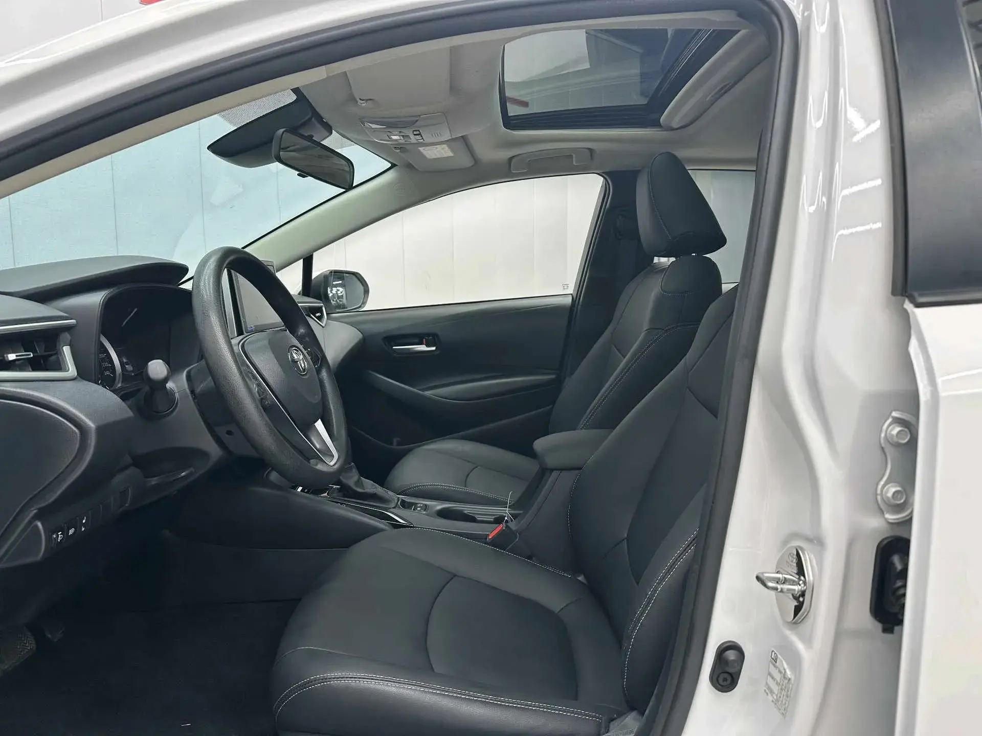 2021 TOYOTA COROLLA thumbnail 4