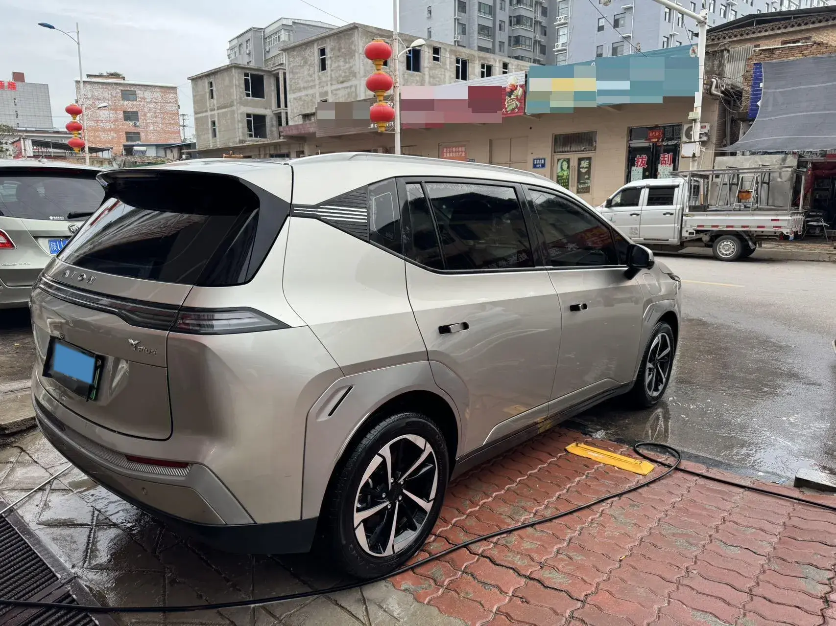 2023 AION Y thumbnail 4