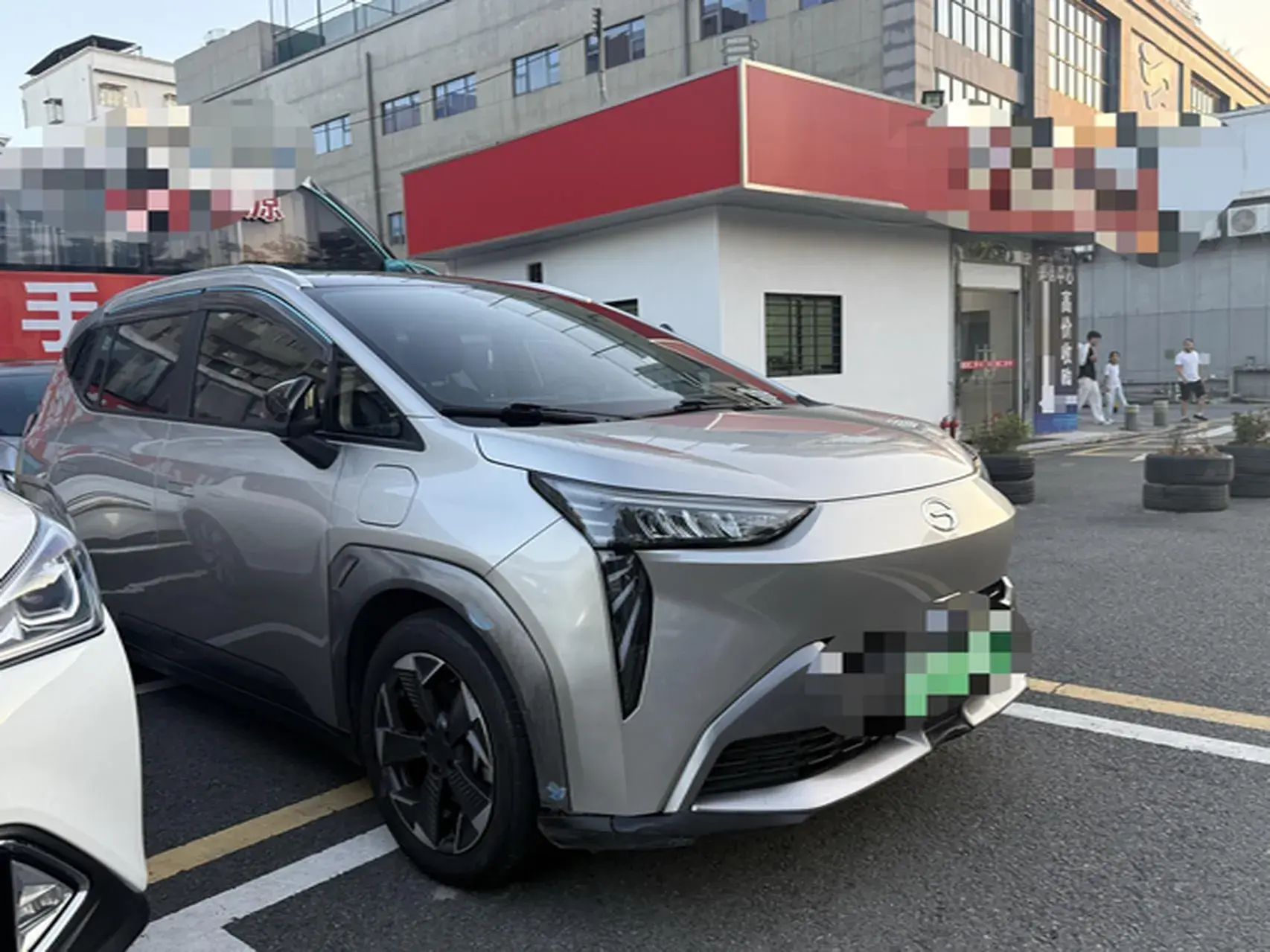 2022 AION Y thumbnail 3