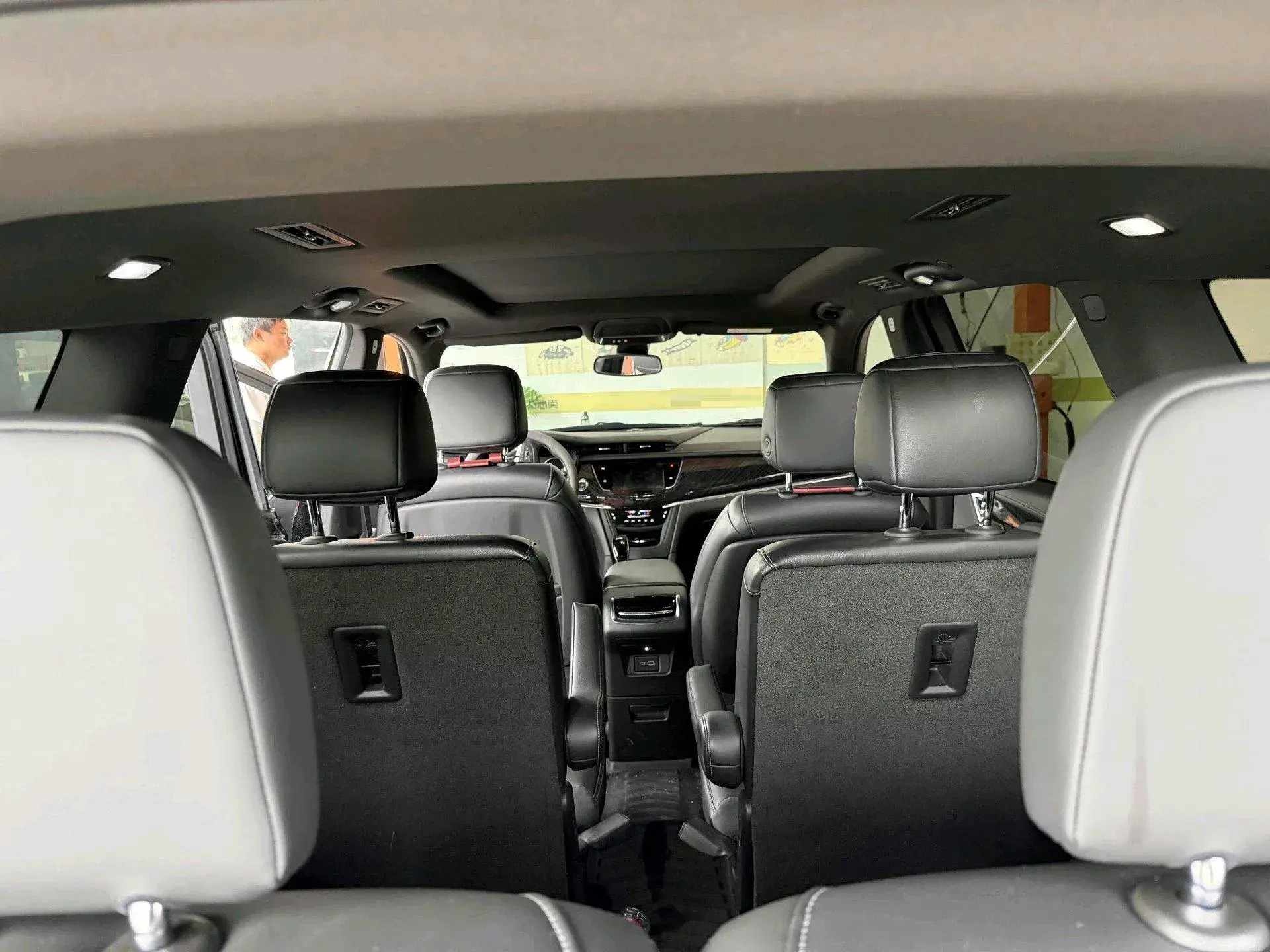 2021 CADILLAC XT6 thumbnail 4