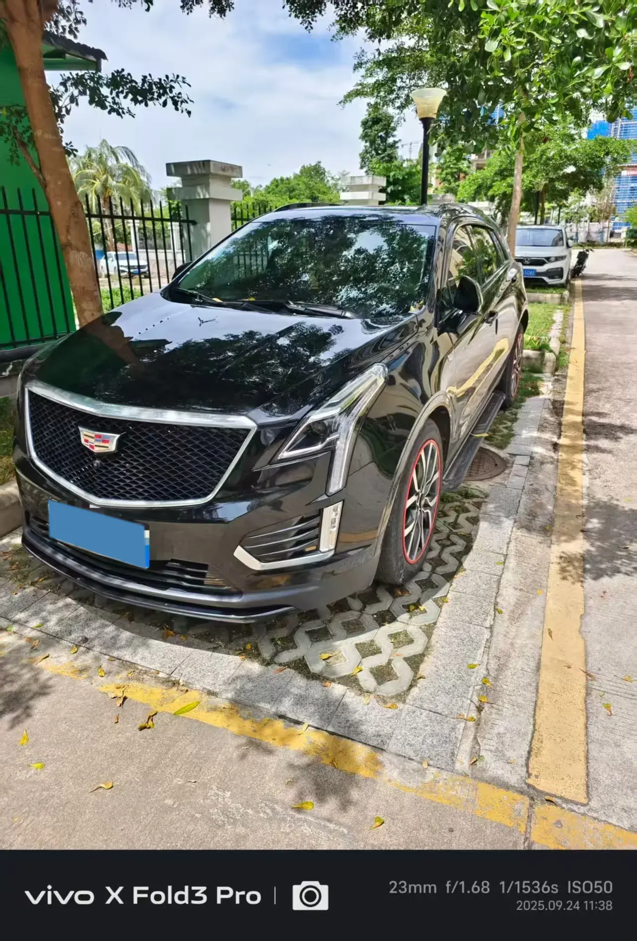 2022 CADILLAC XT5 view 1