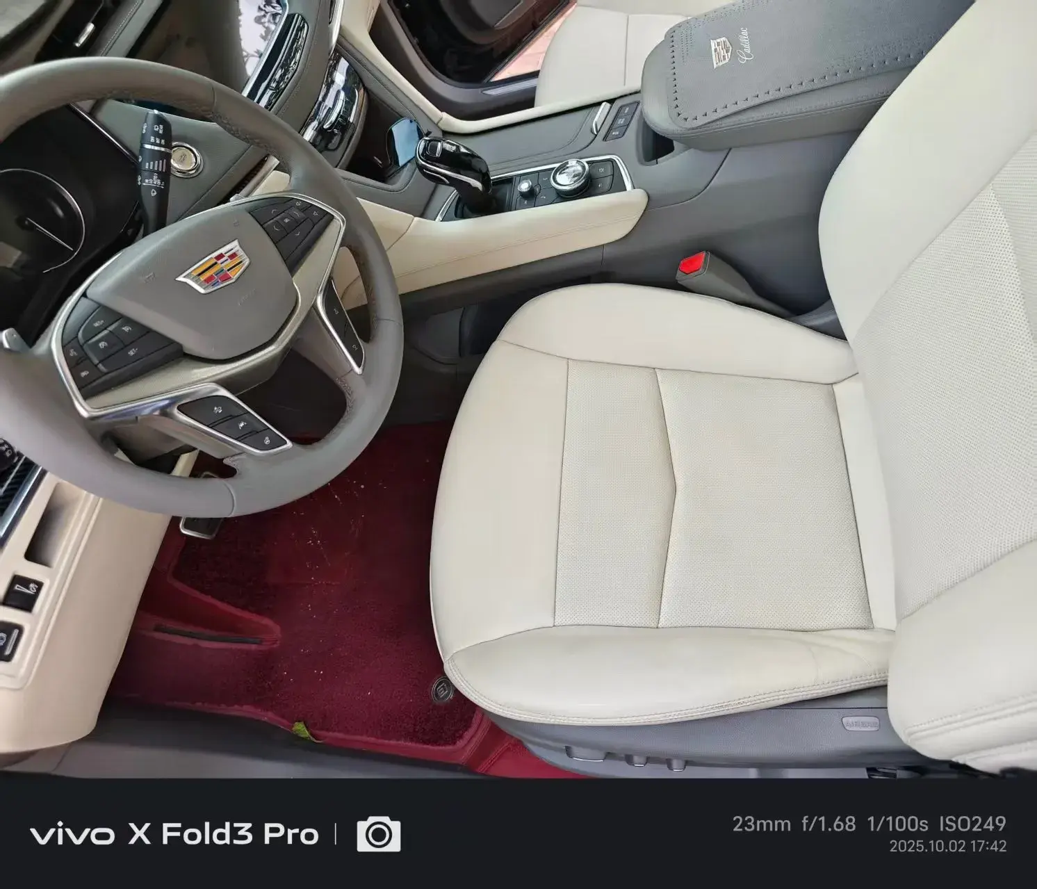 2022 CADILLAC XT5 thumbnail 4