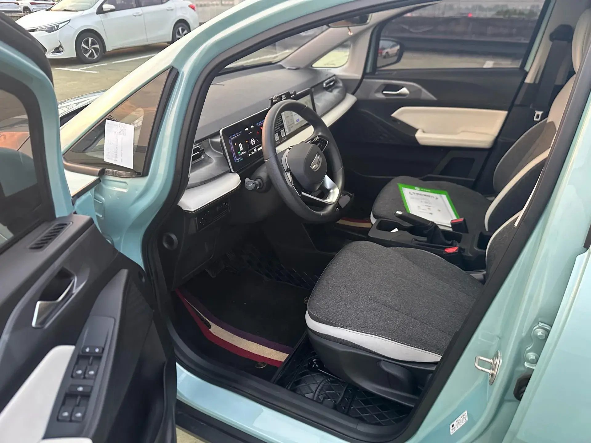 2024 GEOMETRY E thumbnail 3