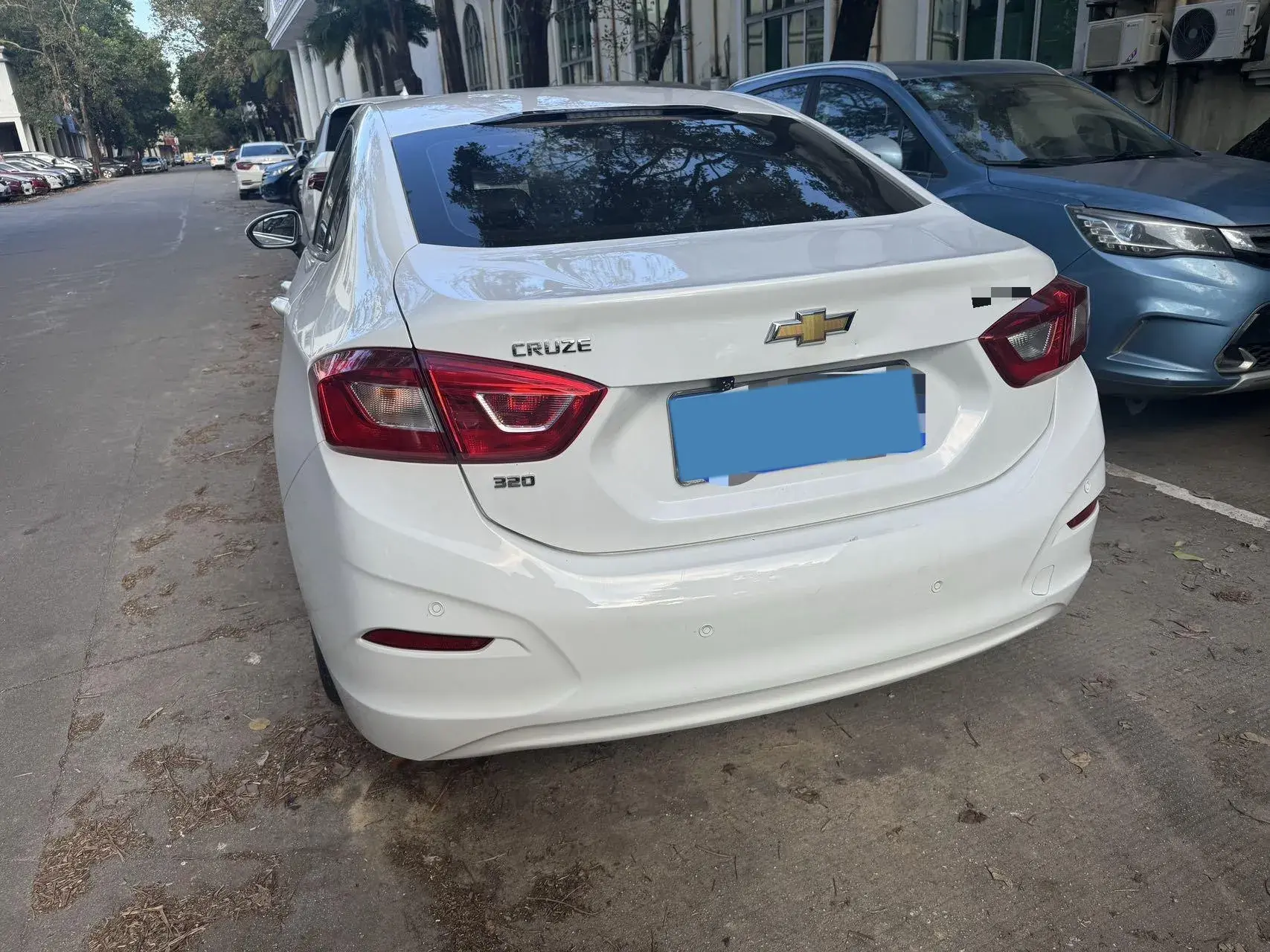 2018 CHEVROLET CRUZE thumbnail 2