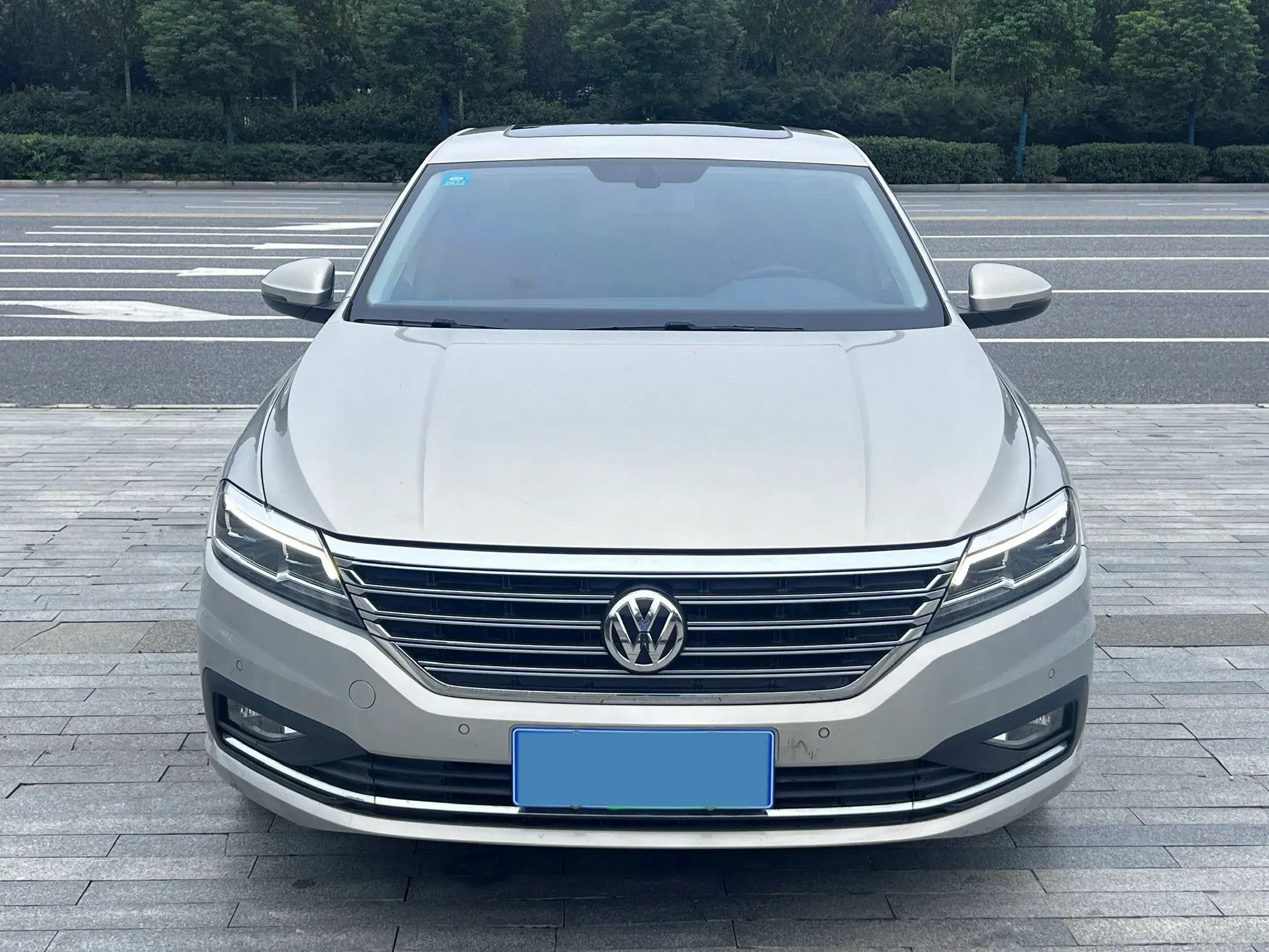 2019 VOLKSWAGEN LAVIDA thumbnail 2