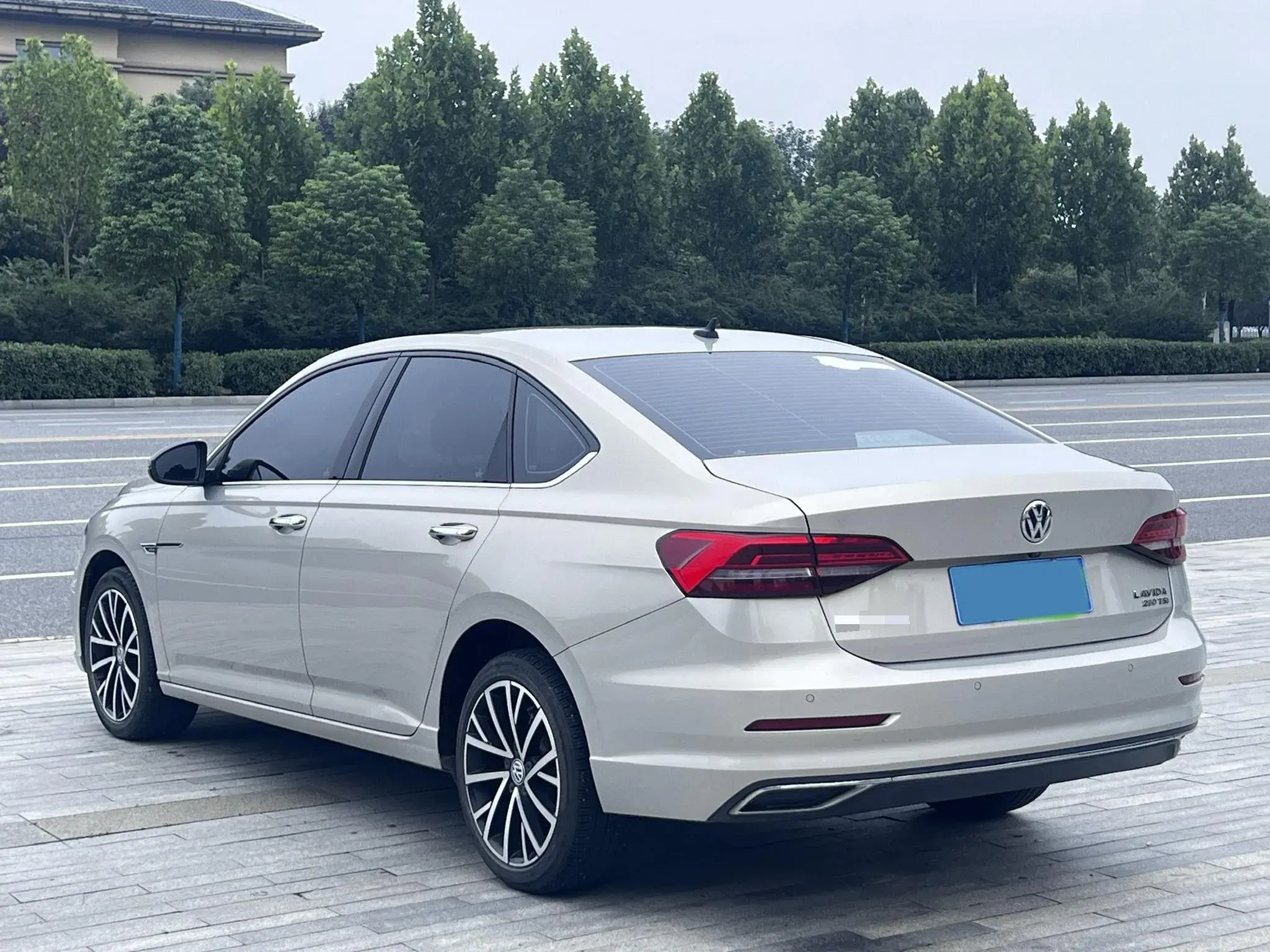 2019 VOLKSWAGEN LAVIDA thumbnail 4