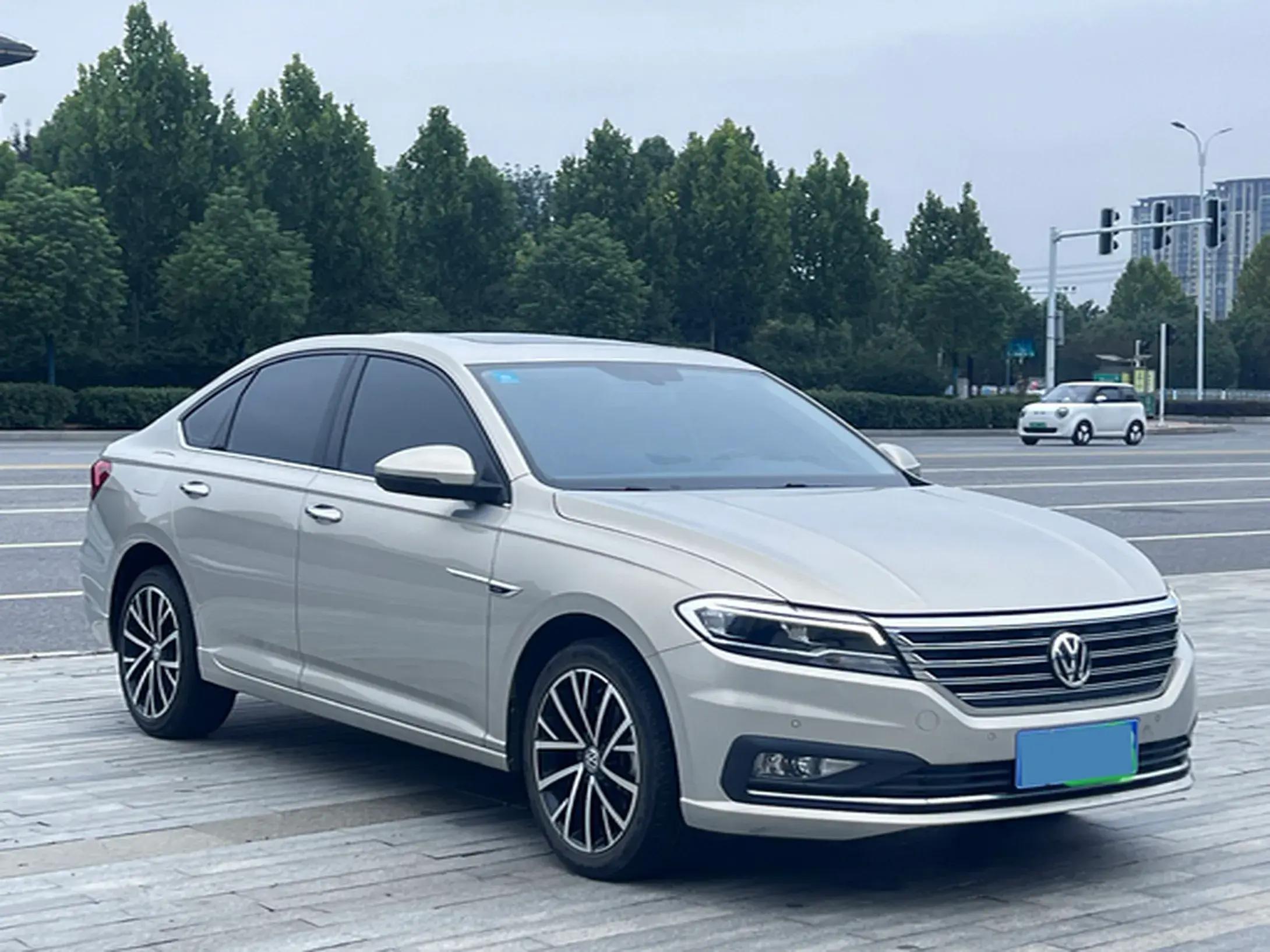2019 VOLKSWAGEN LAVIDA thumbnail 3