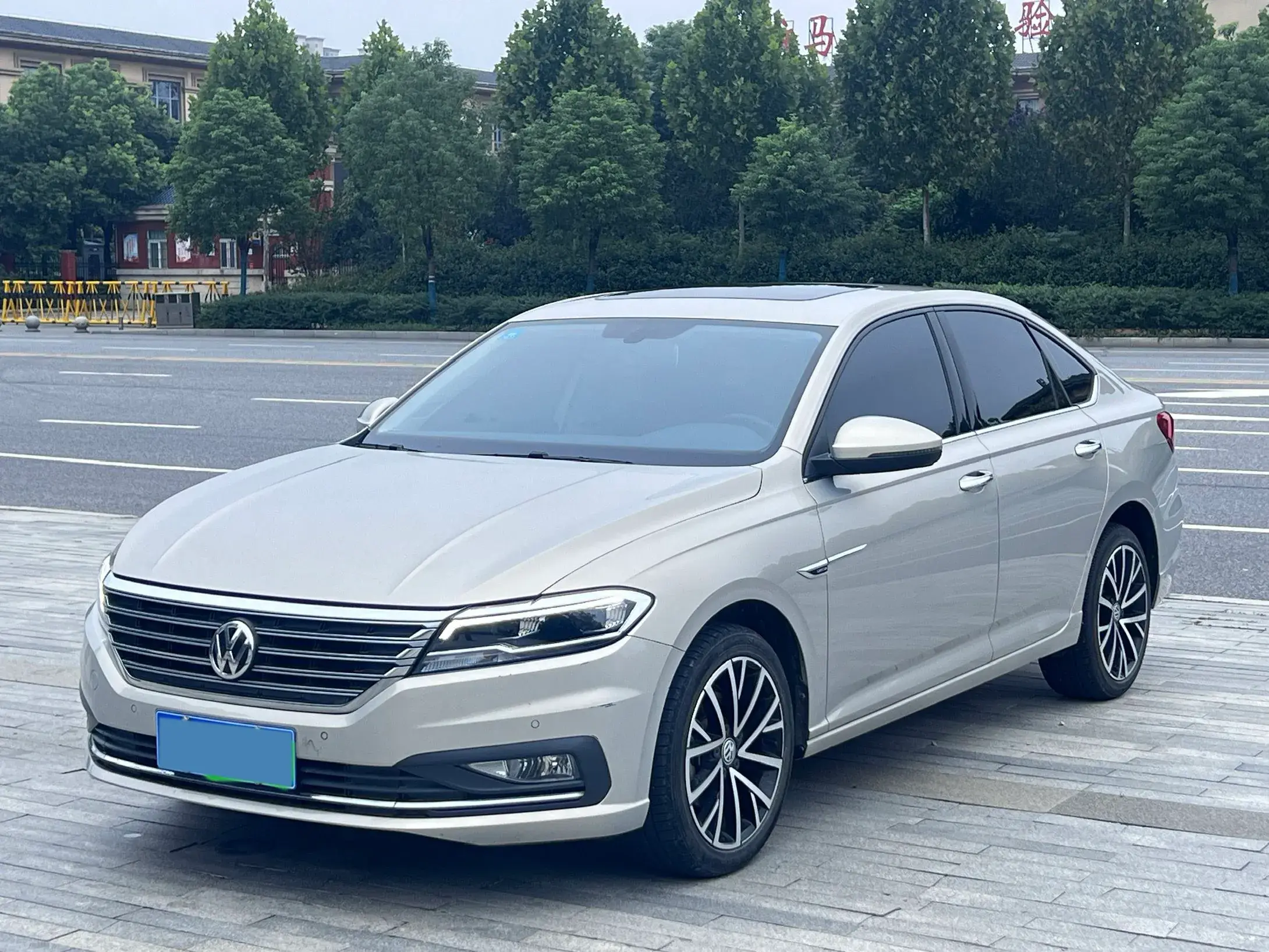 2019 VOLKSWAGEN LAVIDA view 1