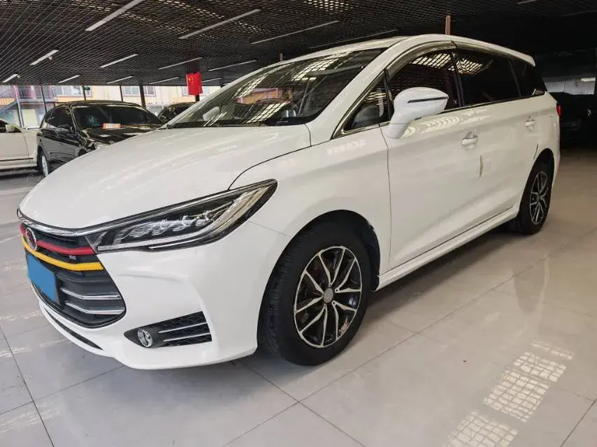 2018 BYD SONG view 1