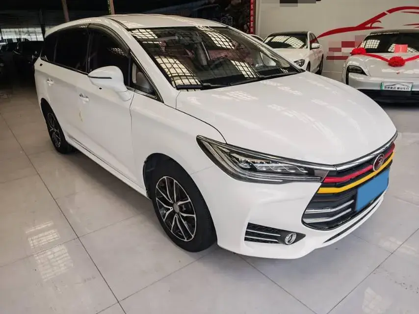 2018 BYD SONG thumbnail 2