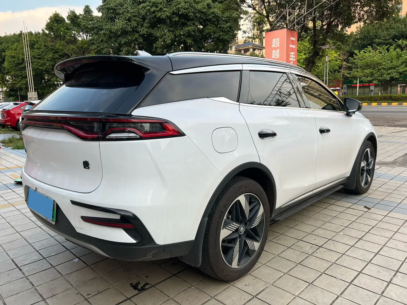 2023 BYD TANG thumbnail 4