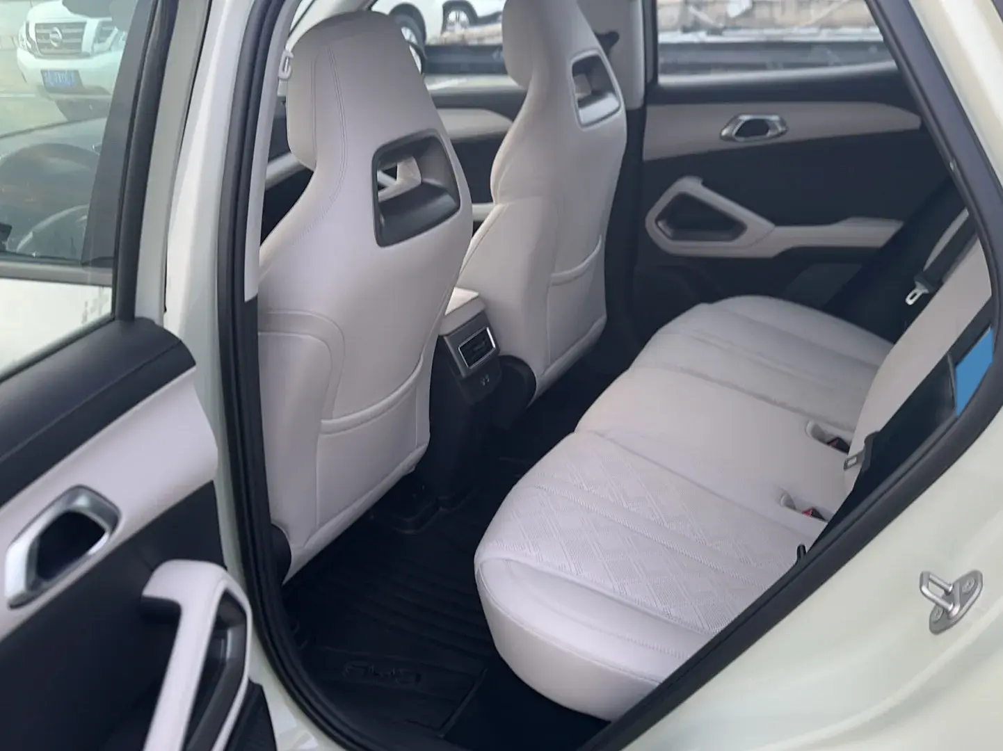 2025 BYD YUANUP thumbnail 4