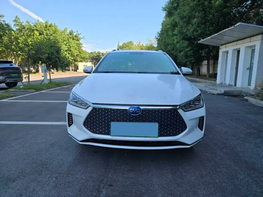 2021 BYD E3 thumbnail 2